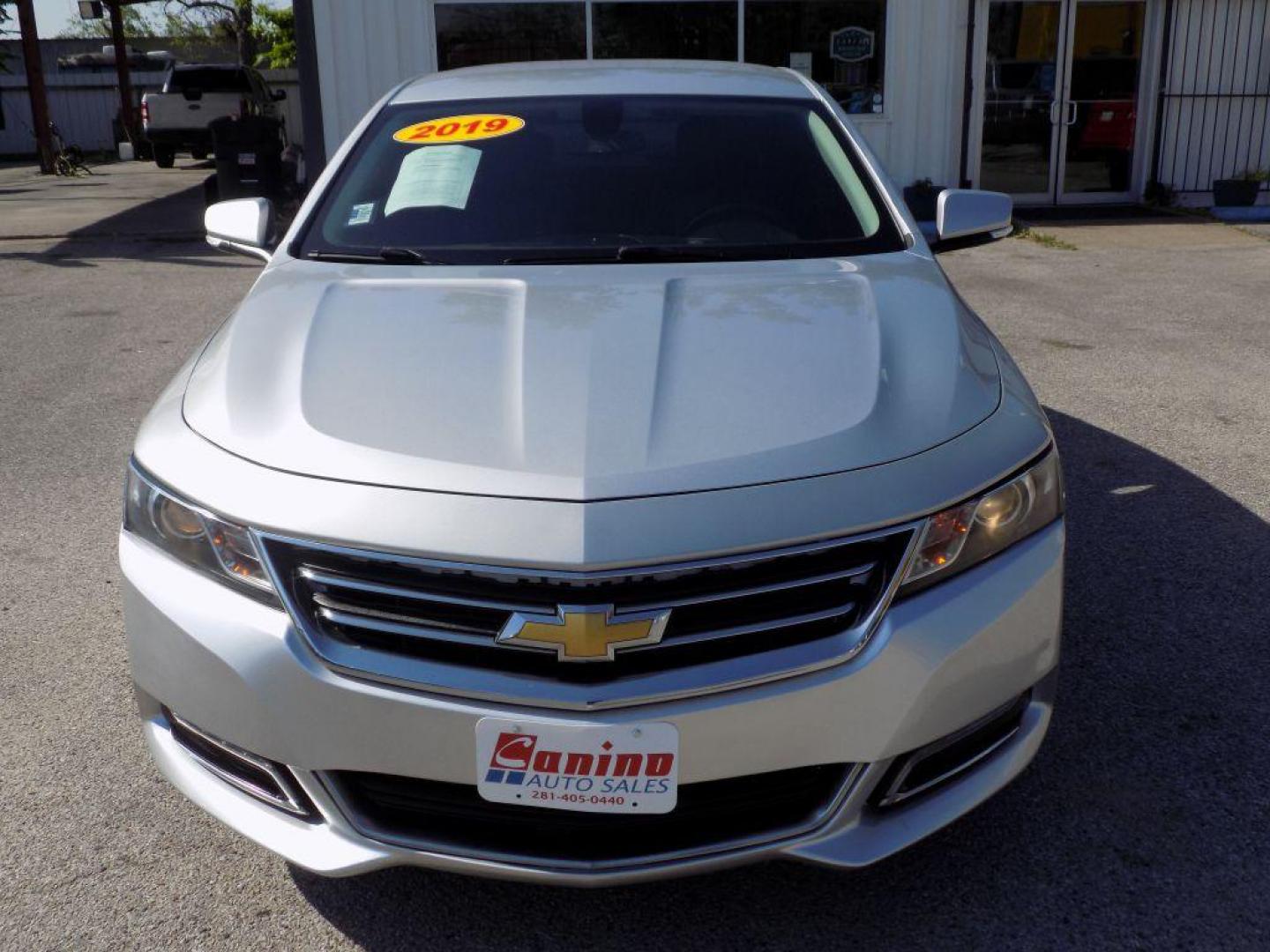 2019 SILVER CHEVROLET IMPALA LT (1G11Z5S37KU) with an 3.6L engine, Automatic transmission, located at 830 E. Canino Rd., Houston, TX, 77037, (281) 405-0440, 38.358219, -81.729942 - Photo#0