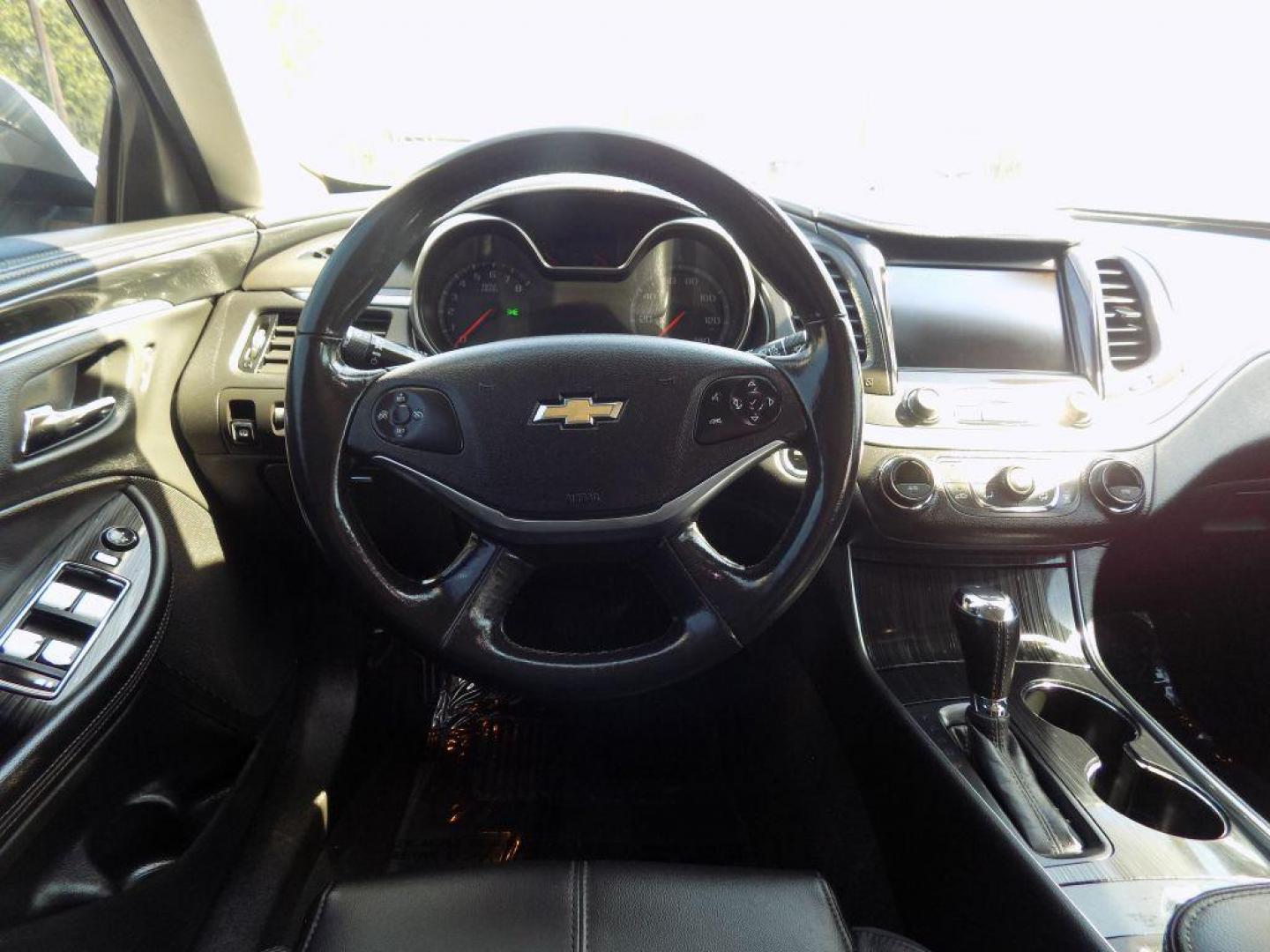 2019 SILVER CHEVROLET IMPALA LT (1G11Z5S37KU) with an 3.6L engine, Automatic transmission, located at 830 E. Canino Rd., Houston, TX, 77037, (281) 405-0440, 38.358219, -81.729942 - Photo#13