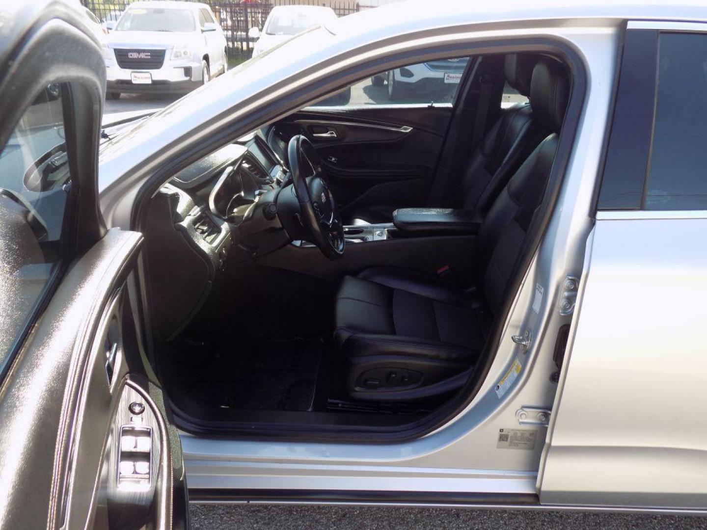 2019 SILVER CHEVROLET IMPALA LT (1G11Z5S37KU) with an 3.6L engine, Automatic transmission, located at 830 E. Canino Rd., Houston, TX, 77037, (281) 405-0440, 38.358219, -81.729942 - Photo#8