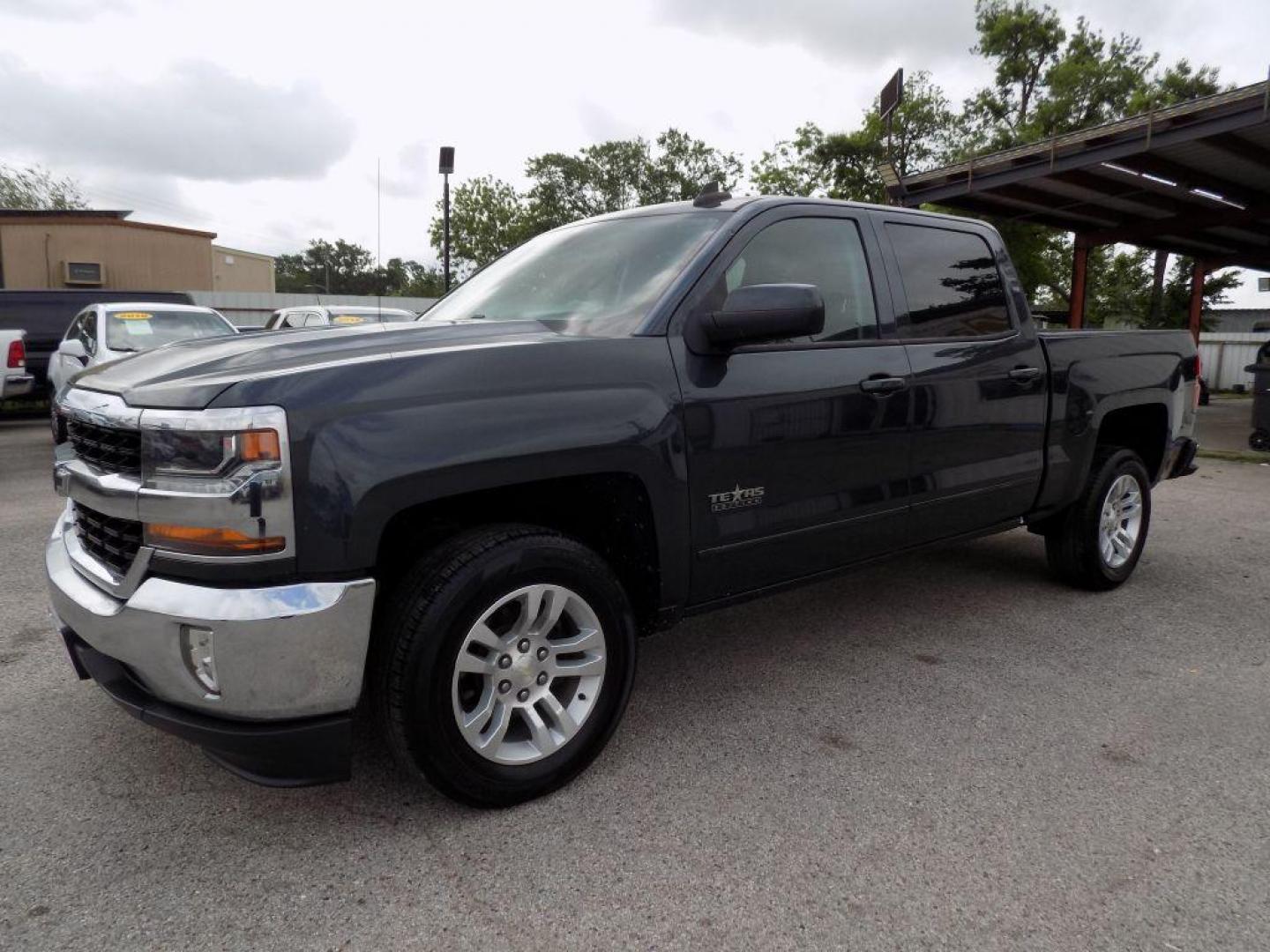 2018 BLUE CHEVROLET SILVERADO 1500 LT (3GCPCREC7JG) with an 5.3L engine, Automatic transmission, located at 830 E. Canino Rd., Houston, TX, 77037, (281) 405-0440, 38.358219, -81.729942 - Photo#1