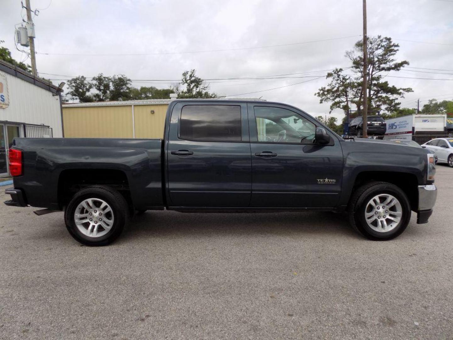 2018 BLUE CHEVROLET SILVERADO 1500 LT (3GCPCREC7JG) with an 5.3L engine, Automatic transmission, located at 830 E. Canino Rd., Houston, TX, 77037, (281) 405-0440, 38.358219, -81.729942 - Photo#6