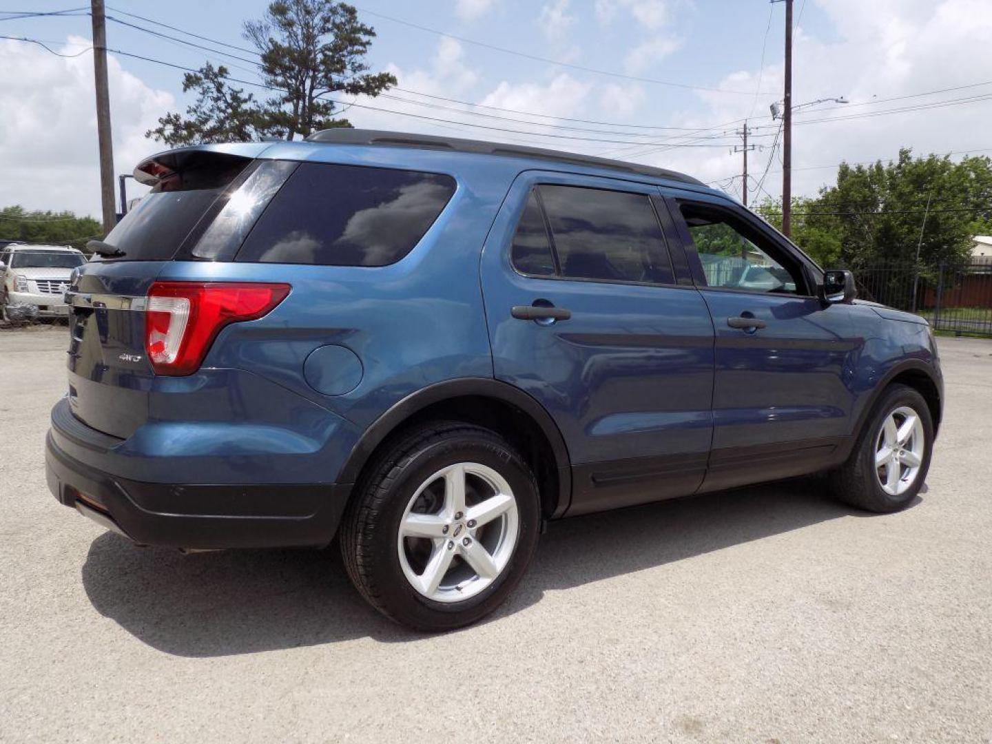 2018 BLUE FORD EXPLORER (1FM5K8B8XJG) with an 3.5L engine, Automatic transmission, located at 830 E. Canino Rd., Houston, TX, 77037, (281) 405-0440, 38.358219, -81.729942 - Photo#5