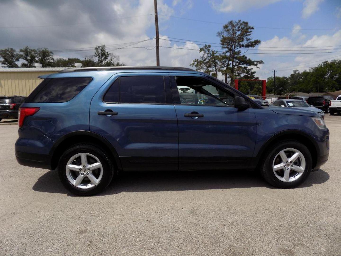 2018 BLUE FORD EXPLORER (1FM5K8B8XJG) with an 3.5L engine, Automatic transmission, located at 830 E. Canino Rd., Houston, TX, 77037, (281) 405-0440, 38.358219, -81.729942 - Photo#6
