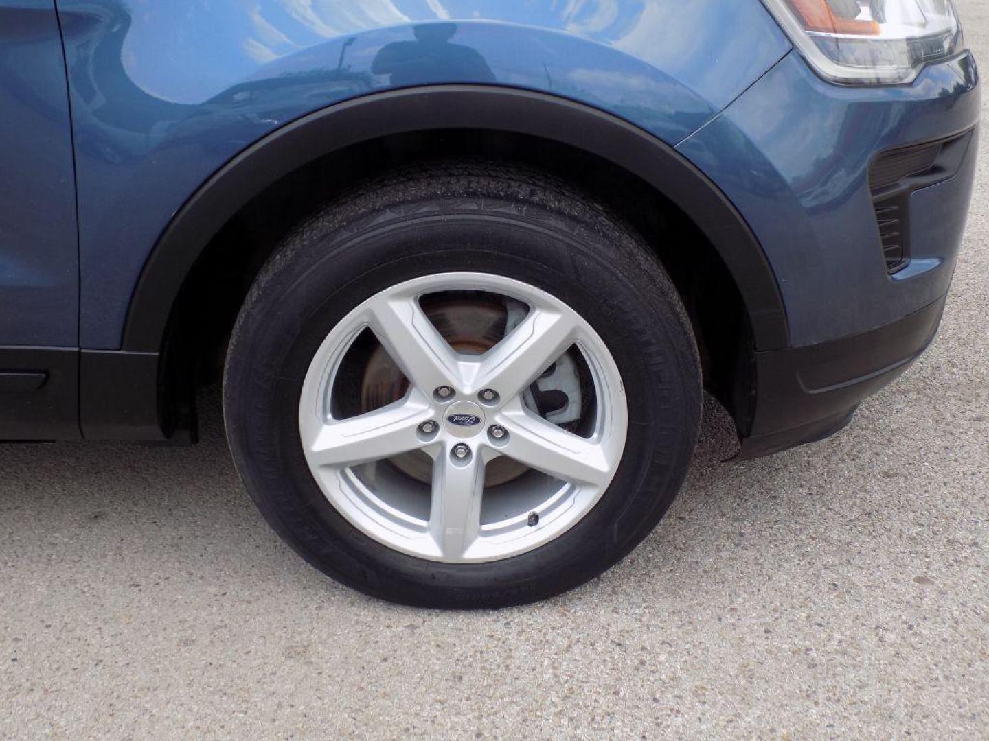 2018 BLUE FORD EXPLORER (1FM5K8B8XJG) with an 3.5L engine, Automatic transmission, located at 830 E. Canino Rd., Houston, TX, 77037, (281) 405-0440, 38.358219, -81.729942 - Photo#18