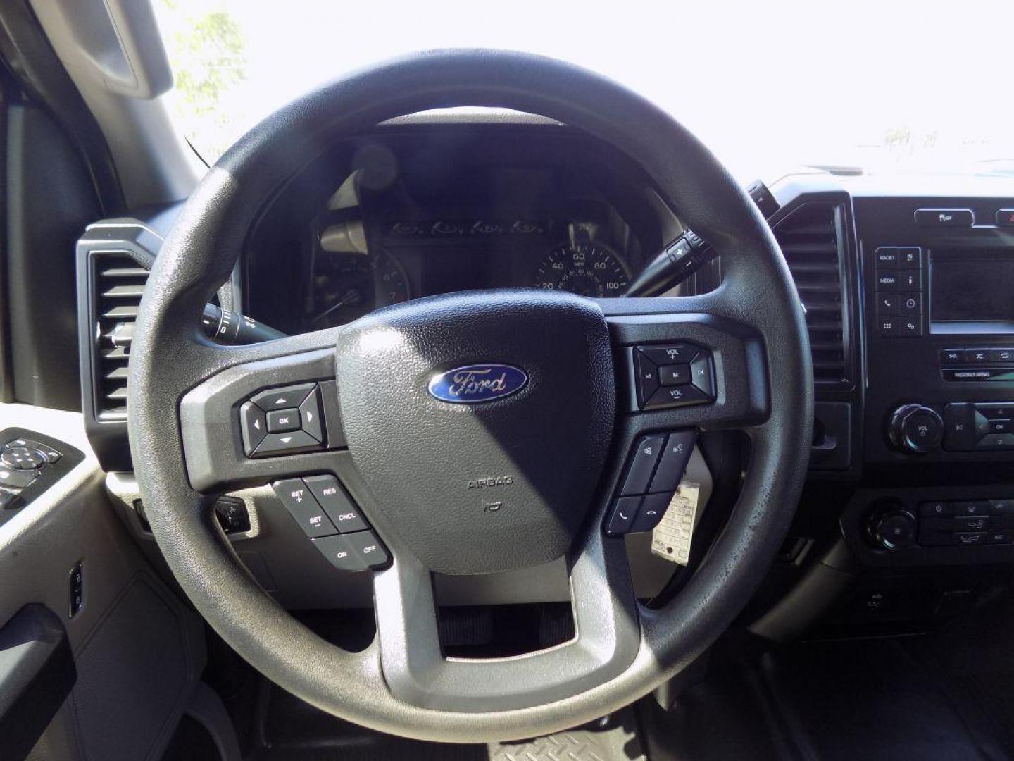 2020 WHITE FORD F150 SUPERCREW (1FTEW1CB6LK) with an 3.3L engine, Automatic transmission, located at 830 E. Canino Rd., Houston, TX, 77037, (281) 405-0440, 38.358219, -81.729942 - Photo#13