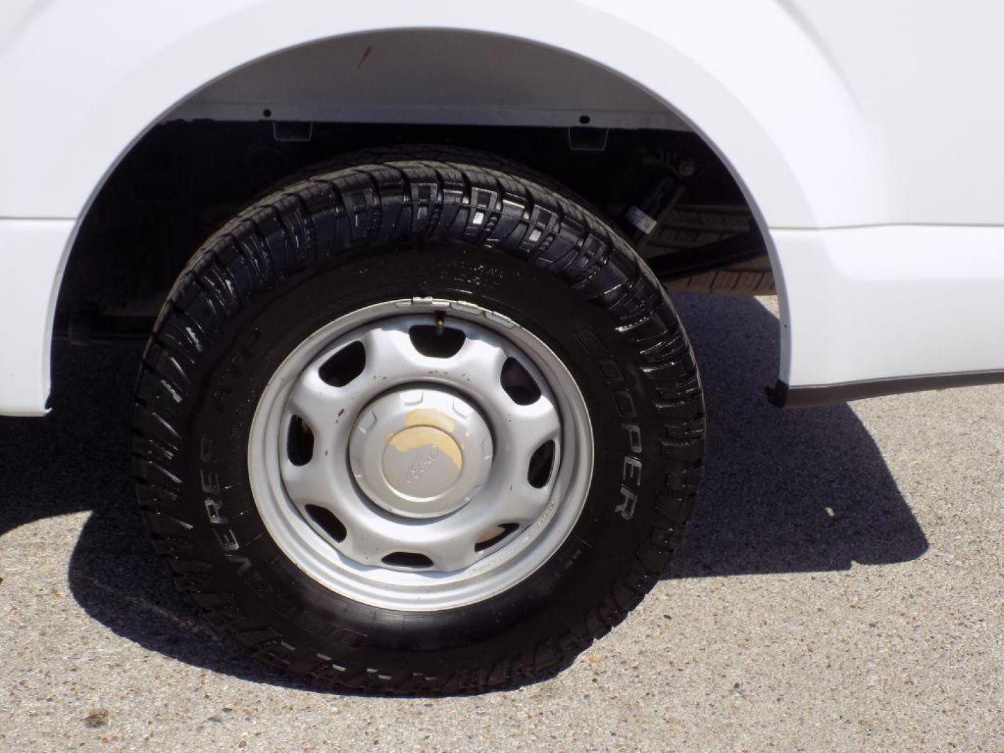 2020 WHITE FORD F150 SUPERCREW (1FTEW1CB6LK) with an 3.3L engine, Automatic transmission, located at 830 E. Canino Rd., Houston, TX, 77037, (281) 405-0440, 38.358219, -81.729942 - Photo#17