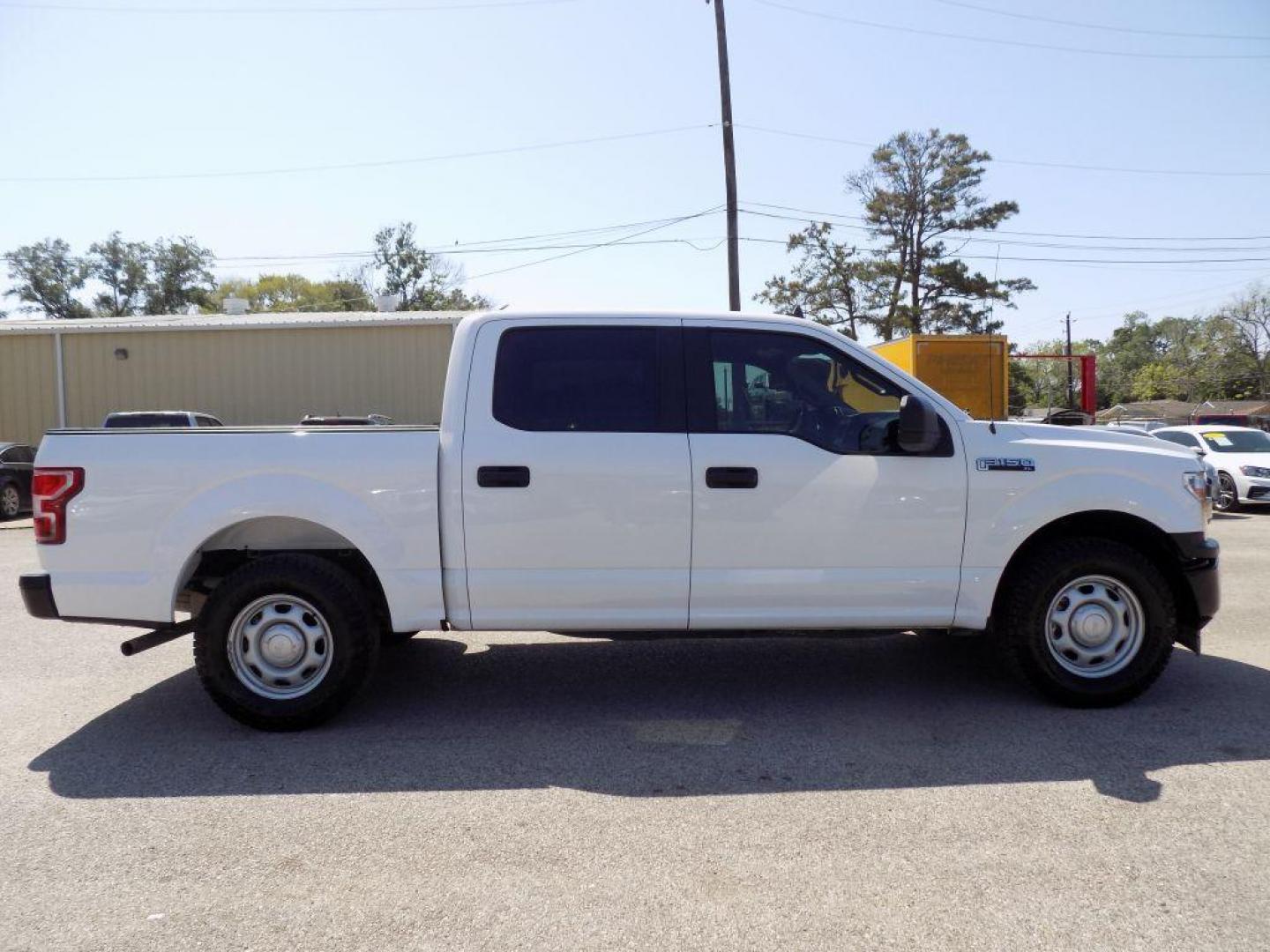 2020 WHITE FORD F150 SUPERCREW (1FTEW1CB6LK) with an 3.3L engine, Automatic transmission, located at 830 E. Canino Rd., Houston, TX, 77037, (281) 405-0440, 38.358219, -81.729942 - Photo#6