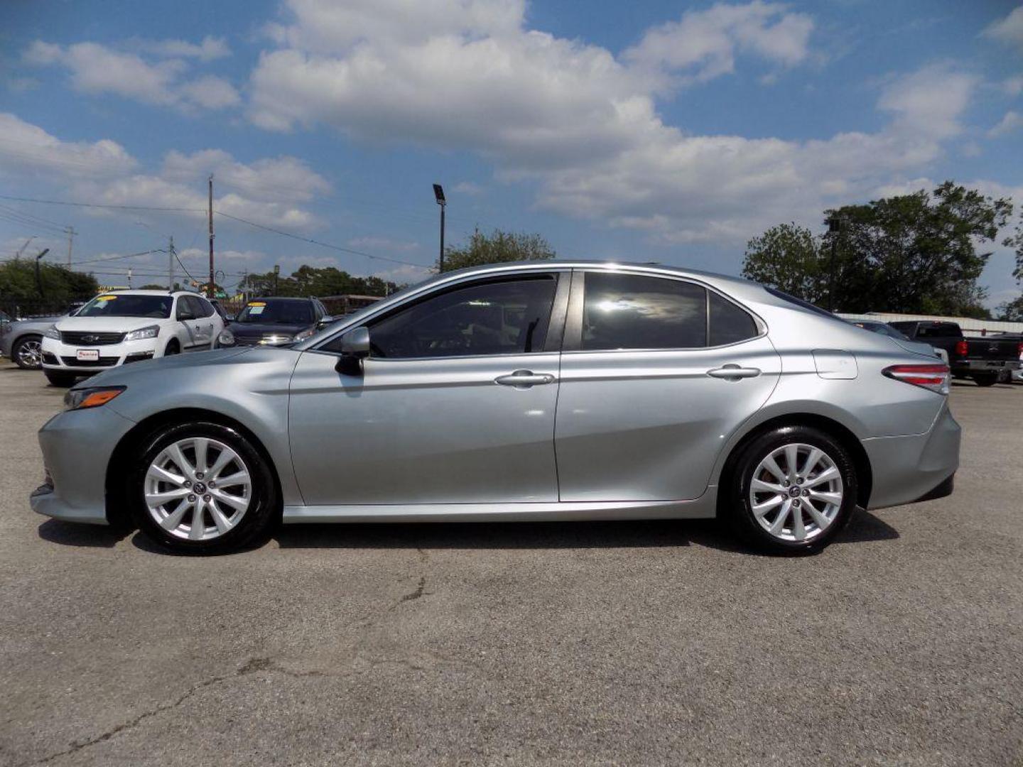 2018 SILVER TOYOTA CAMRY L (JTNB11HK1J3) with an 2.5L engine, Automatic transmission, located at 830 E. Canino Rd., Houston, TX, 77037, (281) 405-0440, 38.358219, -81.729942 - Photo#2