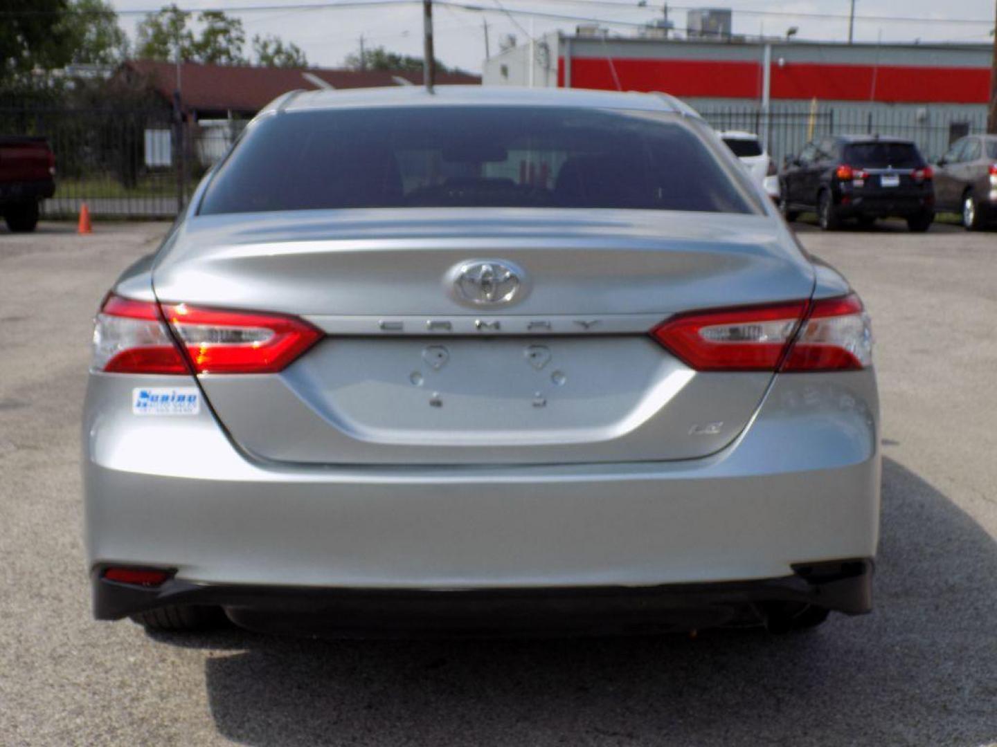 2018 SILVER TOYOTA CAMRY L (JTNB11HK1J3) with an 2.5L engine, Automatic transmission, located at 830 E. Canino Rd., Houston, TX, 77037, (281) 405-0440, 38.358219, -81.729942 - Photo#4