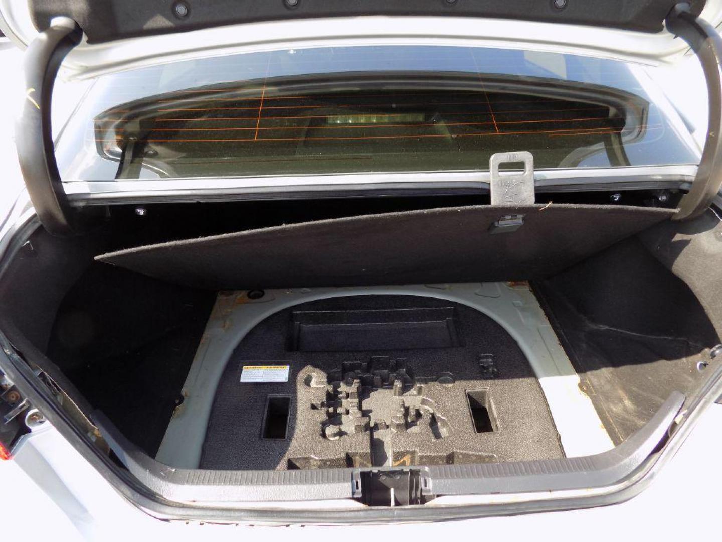2018 SILVER TOYOTA CAMRY L (JTNB11HK1J3) with an 2.5L engine, Automatic transmission, located at 830 E. Canino Rd., Houston, TX, 77037, (281) 405-0440, 38.358219, -81.729942 - Photo#11