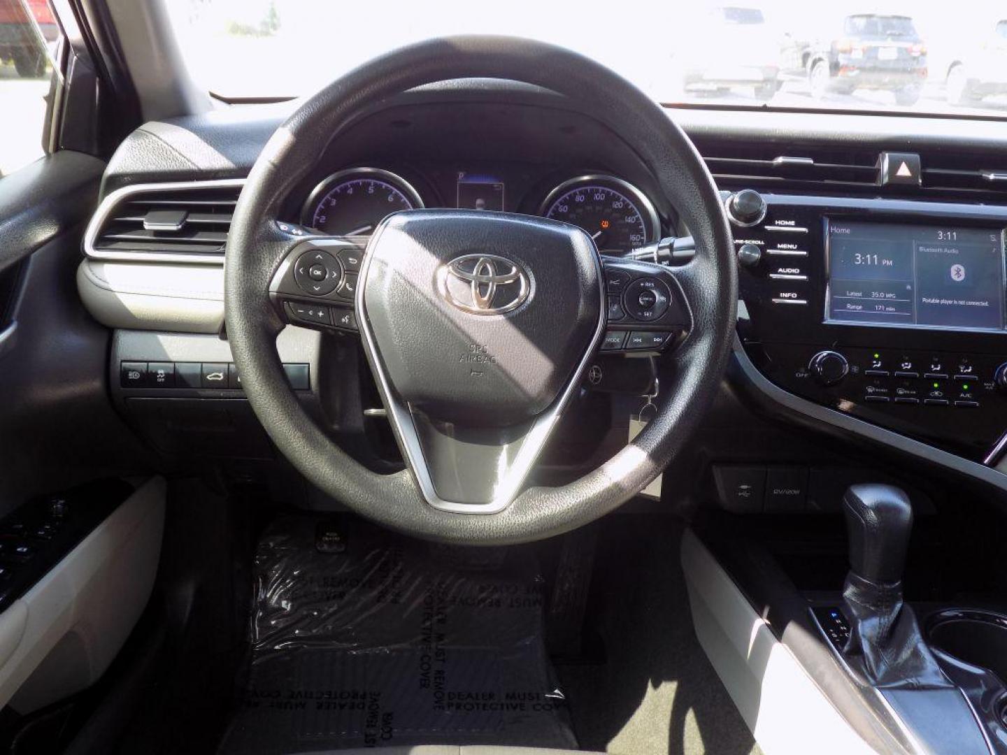 2018 SILVER TOYOTA CAMRY L (JTNB11HK1J3) with an 2.5L engine, Automatic transmission, located at 830 E. Canino Rd., Houston, TX, 77037, (281) 405-0440, 38.358219, -81.729942 - Photo#13
