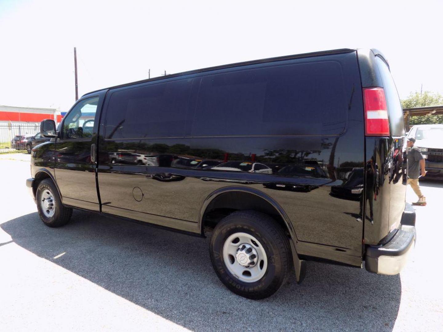 2017 BLACK CHEVROLET EXPRESS G2500 (1GCWGAFF5H1) with an 4.8L engine, Automatic transmission, located at 830 E. Canino Rd., Houston, TX, 77037, (281) 405-0440, 38.358219, -81.729942 - Photo#3