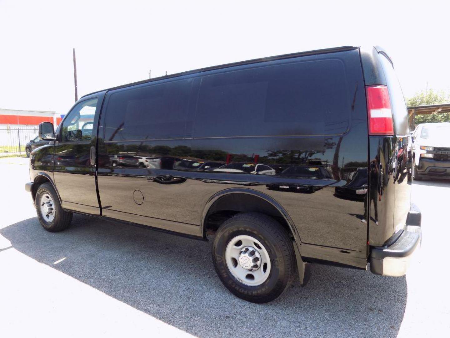 2017 BLACK CHEVROLET EXPRESS G2500 (1GCWGAFF5H1) with an 4.8L engine, Automatic transmission, located at 830 E. Canino Rd., Houston, TX, 77037, (281) 405-0440, 38.358219, -81.729942 - Photo#4