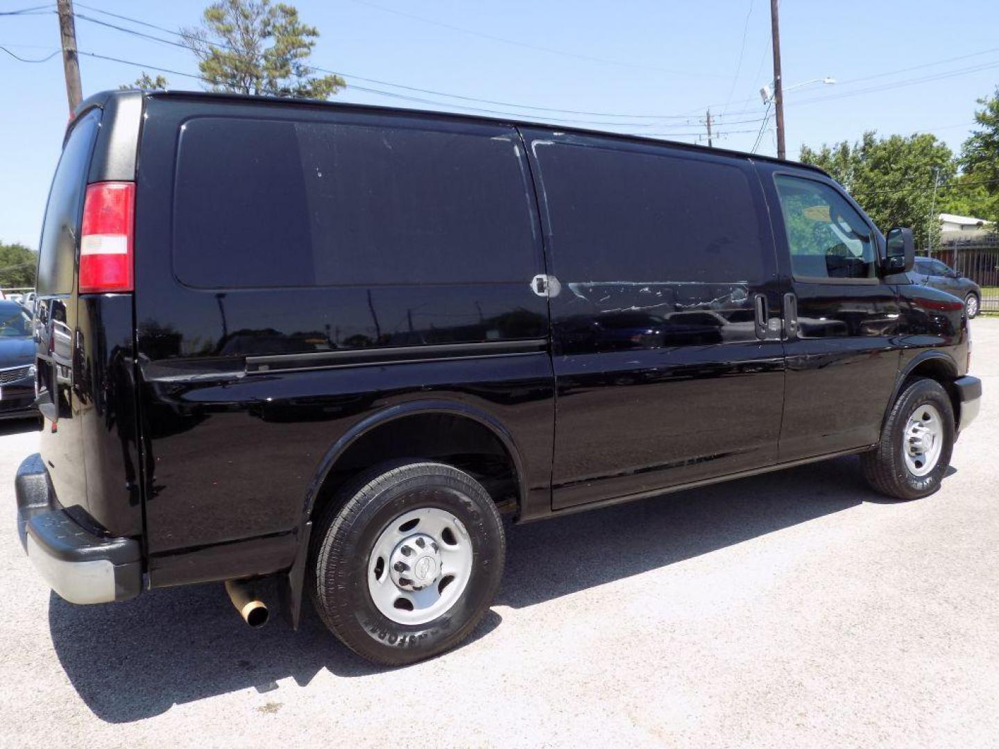 2017 BLACK CHEVROLET EXPRESS G2500 (1GCWGAFF5H1) with an 4.8L engine, Automatic transmission, located at 830 E. Canino Rd., Houston, TX, 77037, (281) 405-0440, 38.358219, -81.729942 - Photo#6