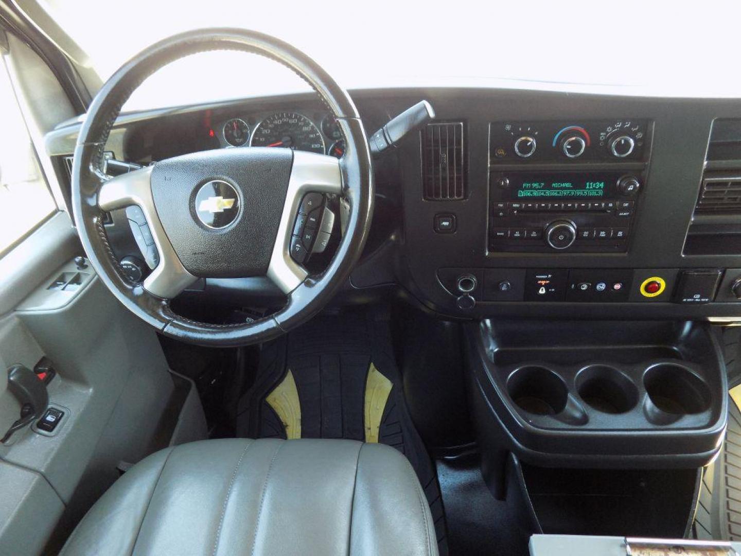 2017 BLACK CHEVROLET EXPRESS G2500 (1GCWGAFF5H1) with an 4.8L engine, Automatic transmission, located at 830 E. Canino Rd., Houston, TX, 77037, (281) 405-0440, 38.358219, -81.729942 - Photo#16