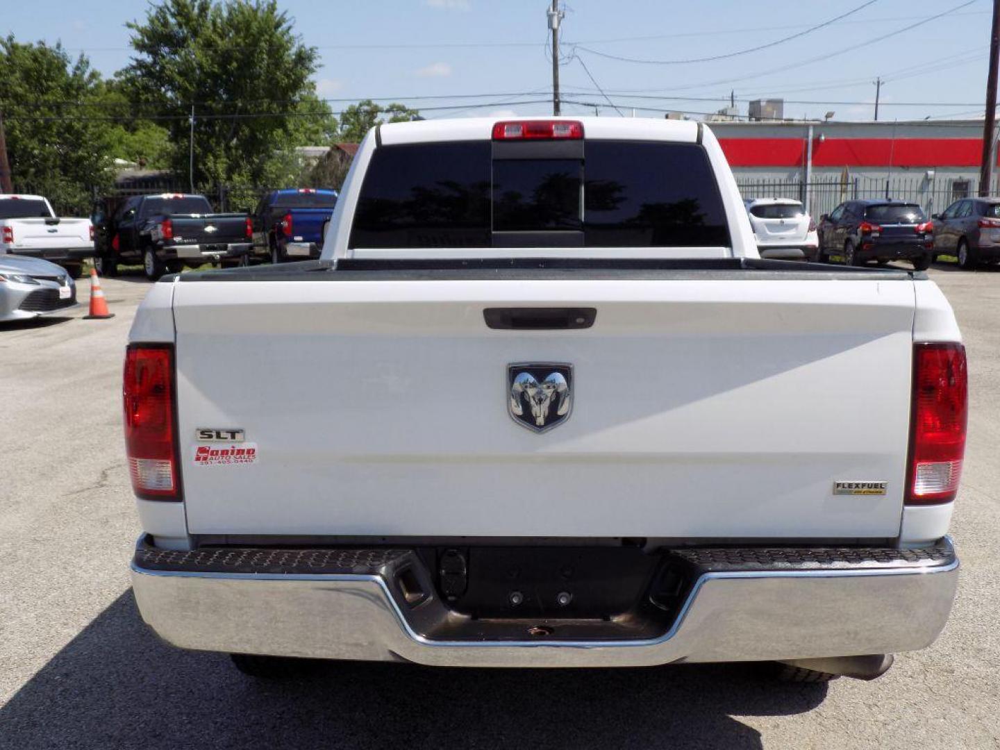 2017 WHITE RAM 1500 SLT (1C6RR6GG6HS) with an 3.6L engine, Automatic transmission, located at 830 E. Canino Rd., Houston, TX, 77037, (281) 405-0440, 38.358219, -81.729942 - Photo#4