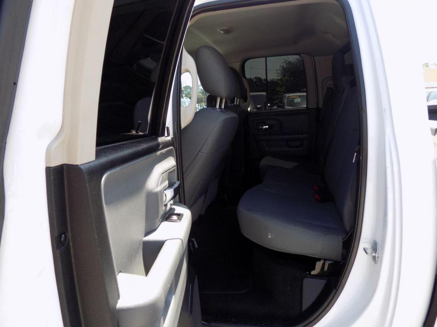 2017 WHITE RAM 1500 SLT (1C6RR6GG6HS) with an 3.6L engine, Automatic transmission, located at 830 E. Canino Rd., Houston, TX, 77037, (281) 405-0440, 38.358219, -81.729942 - Photo#9