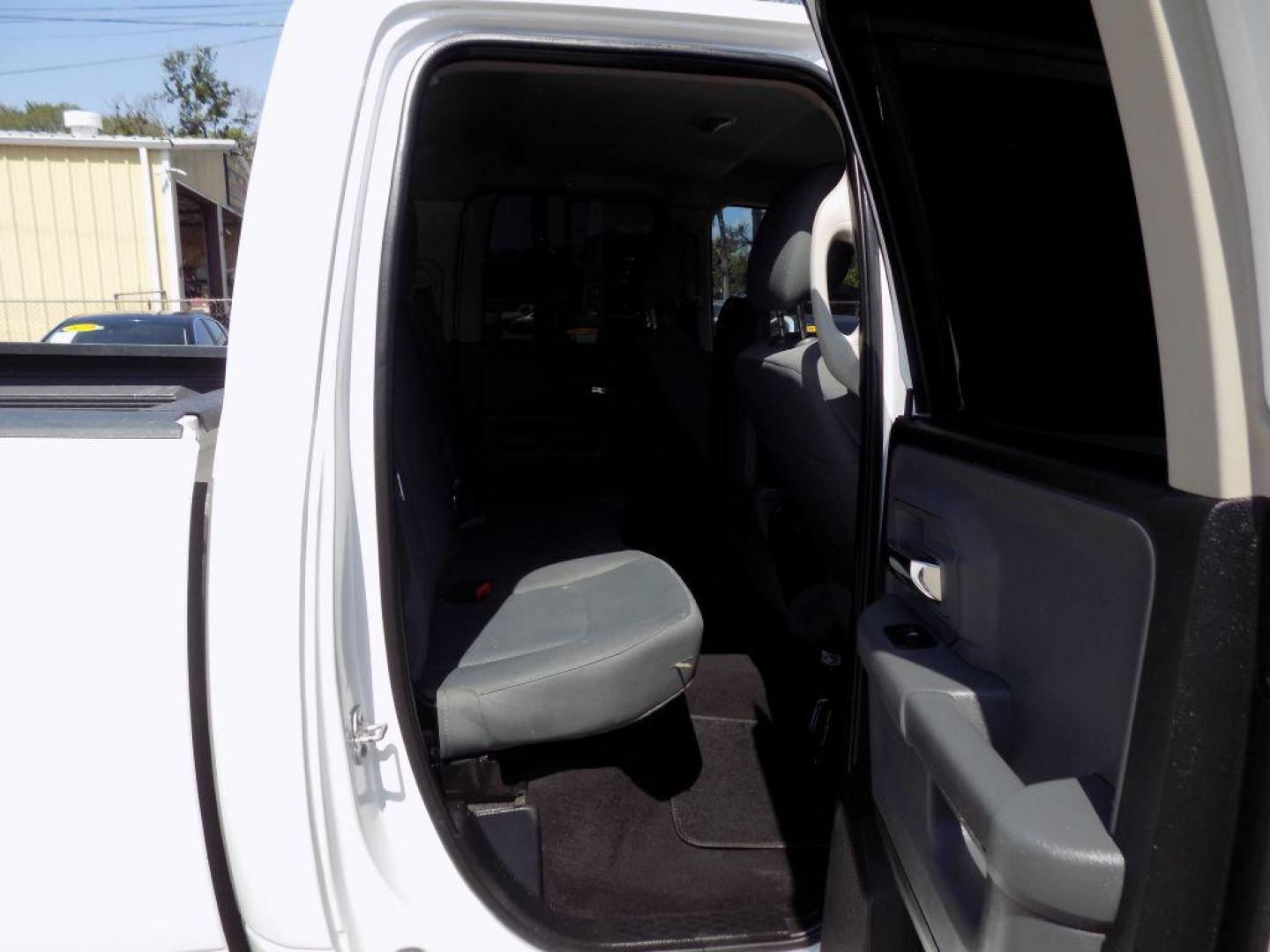 2017 WHITE RAM 1500 SLT (1C6RR6GG6HS) with an 3.6L engine, Automatic transmission, located at 830 E. Canino Rd., Houston, TX, 77037, (281) 405-0440, 38.358219, -81.729942 - Photo#10