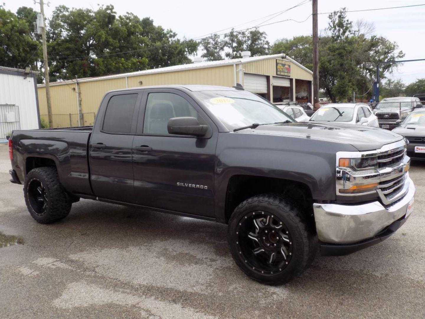 2016 BLACK CHEVROLET SILVERADO 1500 (1GCRCNEH9GZ) with an 4.3L engine, Automatic transmission, located at 830 E. Canino Rd., Houston, TX, 77037, (281) 405-0440, 38.358219, -81.729942 - Photo#7
