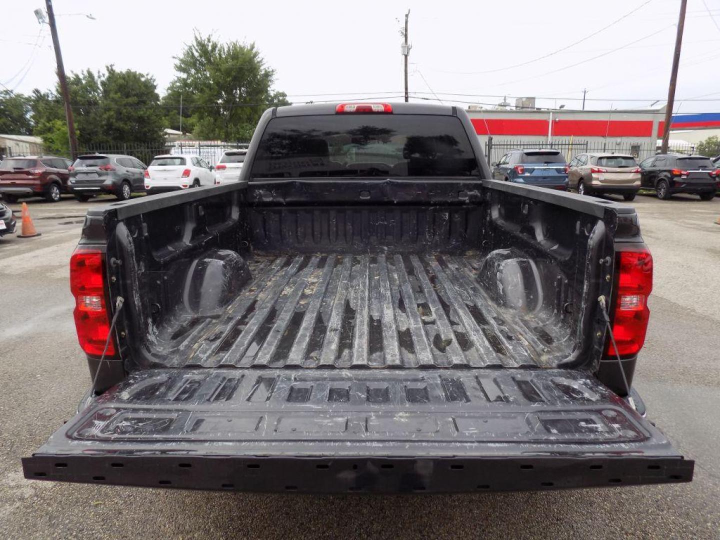 2016 BLACK CHEVROLET SILVERADO 1500 (1GCRCNEH9GZ) with an 4.3L engine, Automatic transmission, located at 830 E. Canino Rd., Houston, TX, 77037, (281) 405-0440, 38.358219, -81.729942 - Photo#12