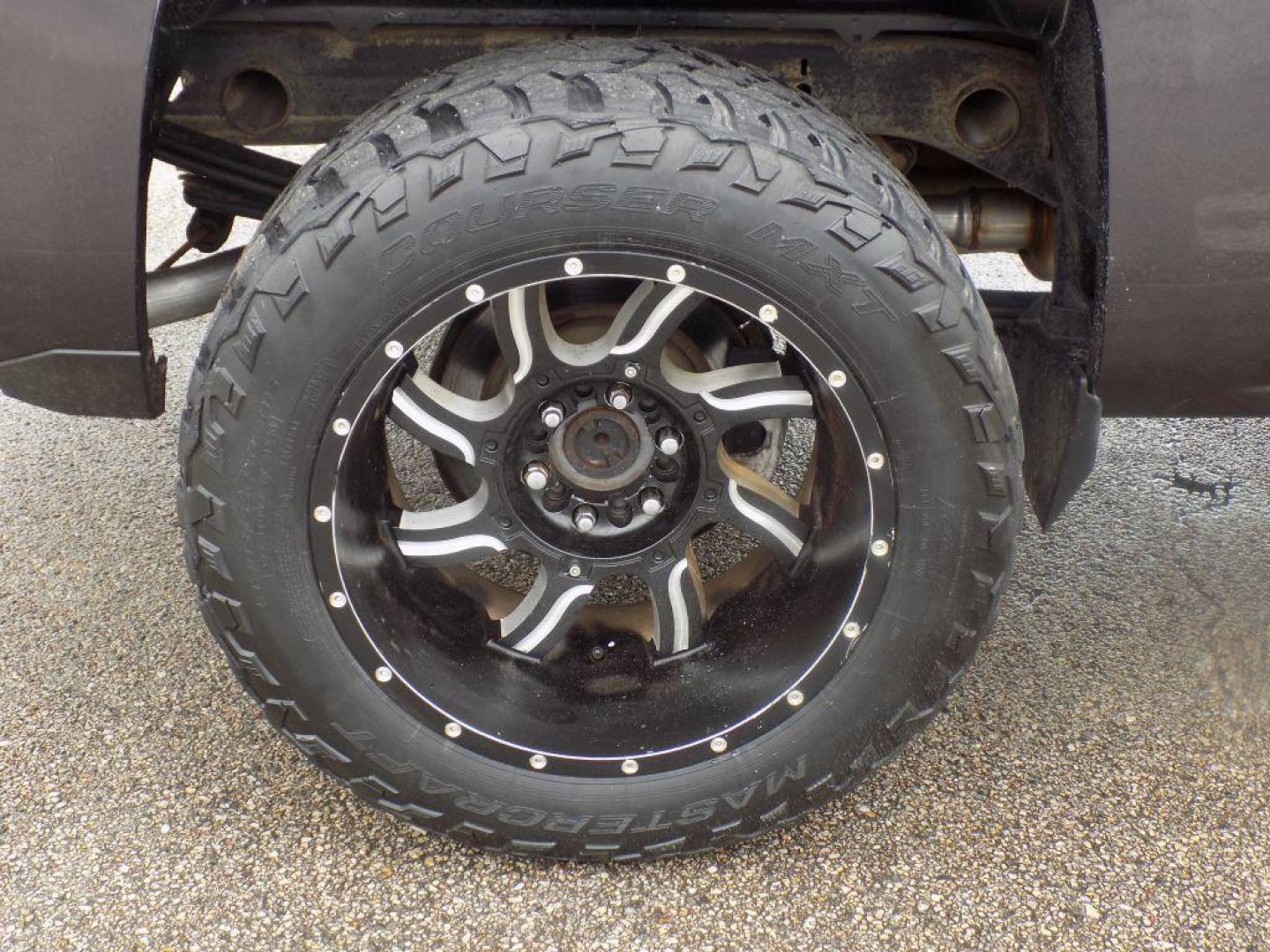 2016 BLACK CHEVROLET SILVERADO 1500 (1GCRCNEH9GZ) with an 4.3L engine, Automatic transmission, located at 830 E. Canino Rd., Houston, TX, 77037, (281) 405-0440, 38.358219, -81.729942 - Photo#16