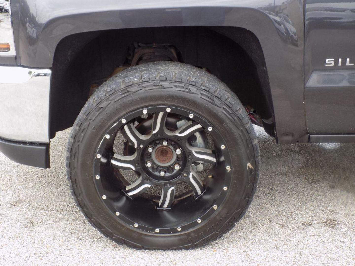 2016 BLACK CHEVROLET SILVERADO 1500 (1GCRCNEH9GZ) with an 4.3L engine, Automatic transmission, located at 830 E. Canino Rd., Houston, TX, 77037, (281) 405-0440, 38.358219, -81.729942 - Photo#18