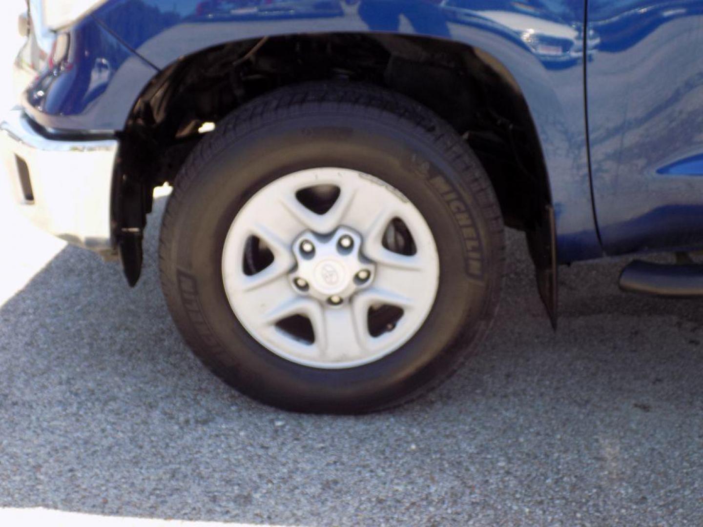 2015 BLUE TOYOTA TUNDRA DOUBLE CAB SR (5TFRM5F13FX) with an 4.6L engine, Automatic transmission, located at 830 E. Canino Rd., Houston, TX, 77037, (281) 405-0440, 38.358219, -81.729942 - Photo#21