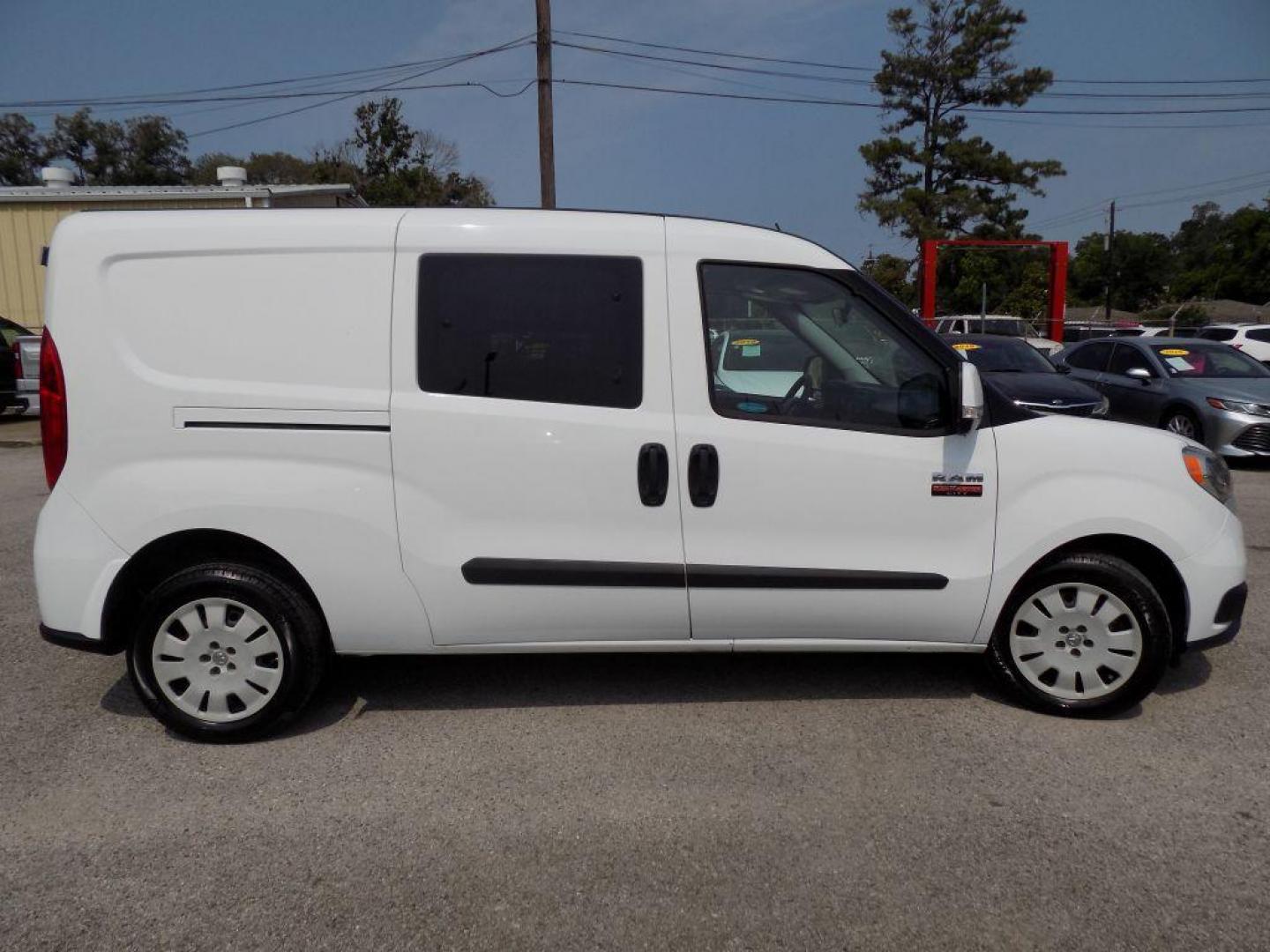2018 WHITE RAM PROMASTER CITY SLT (ZFBERFBB7J6) with an 2.4L engine, Automatic transmission, located at 830 E. Canino Rd., Houston, TX, 77037, (281) 405-0440, 38.358219, -81.729942 - Photo#6