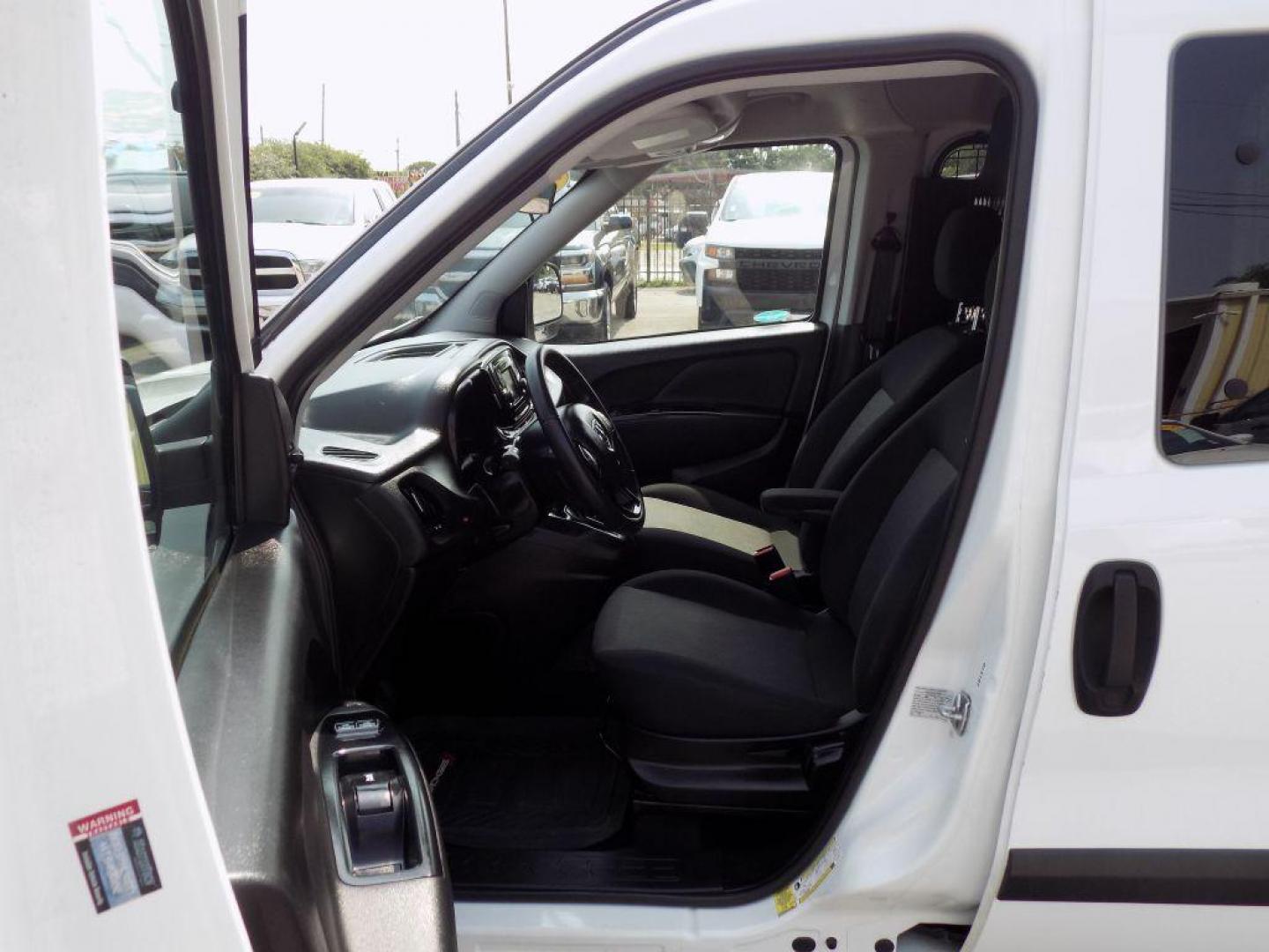 2018 WHITE RAM PROMASTER CITY SLT (ZFBERFBB7J6) with an 2.4L engine, Automatic transmission, located at 830 E. Canino Rd., Houston, TX, 77037, (281) 405-0440, 38.358219, -81.729942 - Photo#8