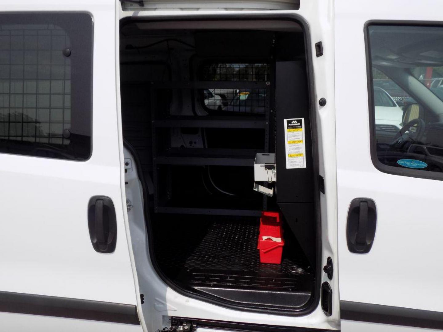 2018 WHITE RAM PROMASTER CITY SLT (ZFBERFBB7J6) with an 2.4L engine, Automatic transmission, located at 830 E. Canino Rd., Houston, TX, 77037, (281) 405-0440, 38.358219, -81.729942 - Photo#12