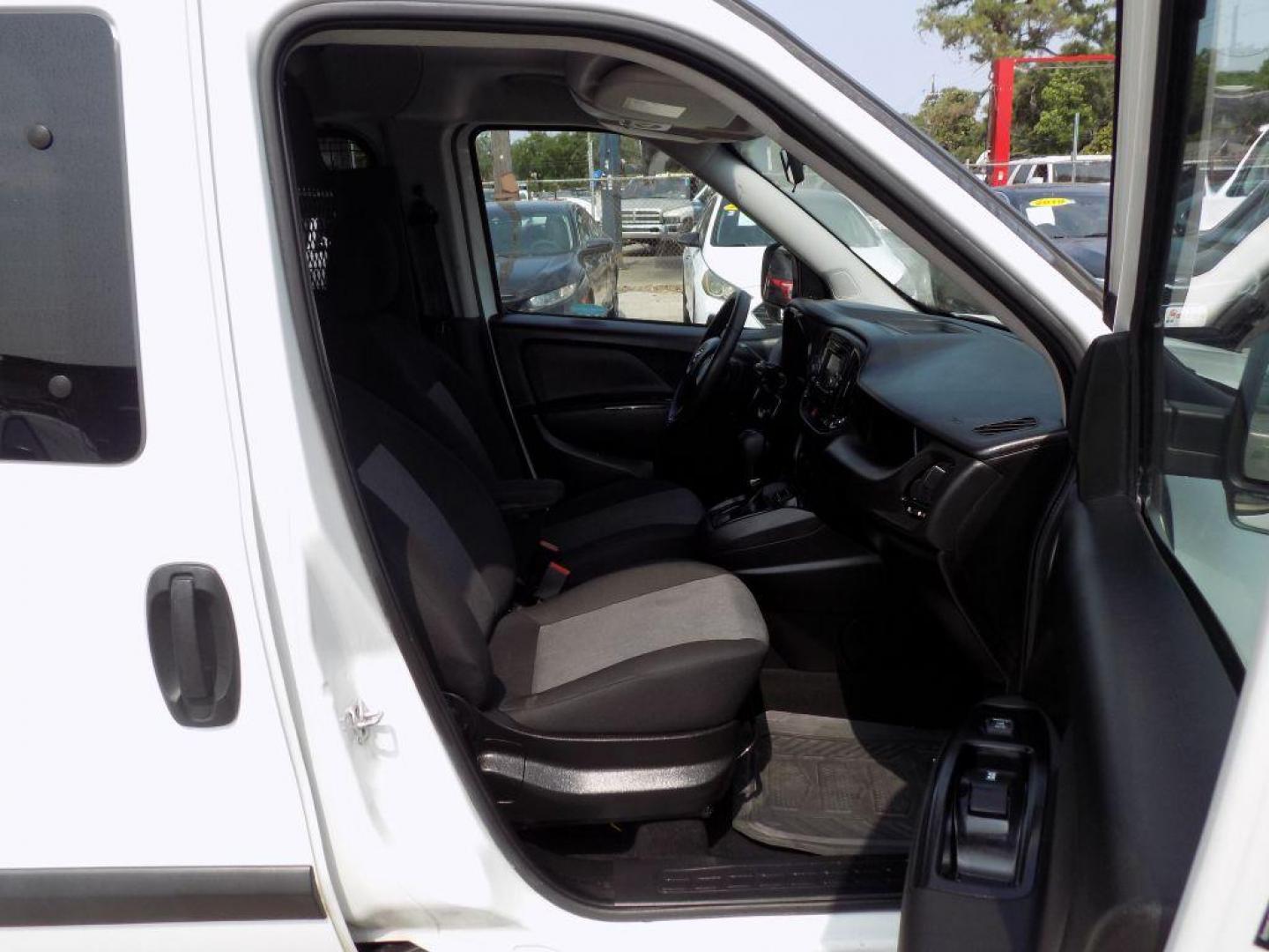 2018 WHITE RAM PROMASTER CITY SLT (ZFBERFBB7J6) with an 2.4L engine, Automatic transmission, located at 830 E. Canino Rd., Houston, TX, 77037, (281) 405-0440, 38.358219, -81.729942 - Photo#14