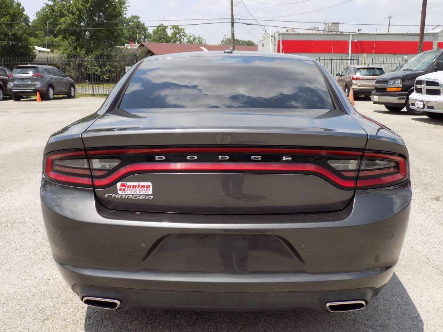2020 GRAY DODGE CHARGER SXT (2C3CDXBG9LH) with an 3.6L engine, Automatic transmission, located at 830 E. Canino Rd., Houston, TX, 77037, (281) 405-0440, 38.358219, -81.729942 - Photo#4