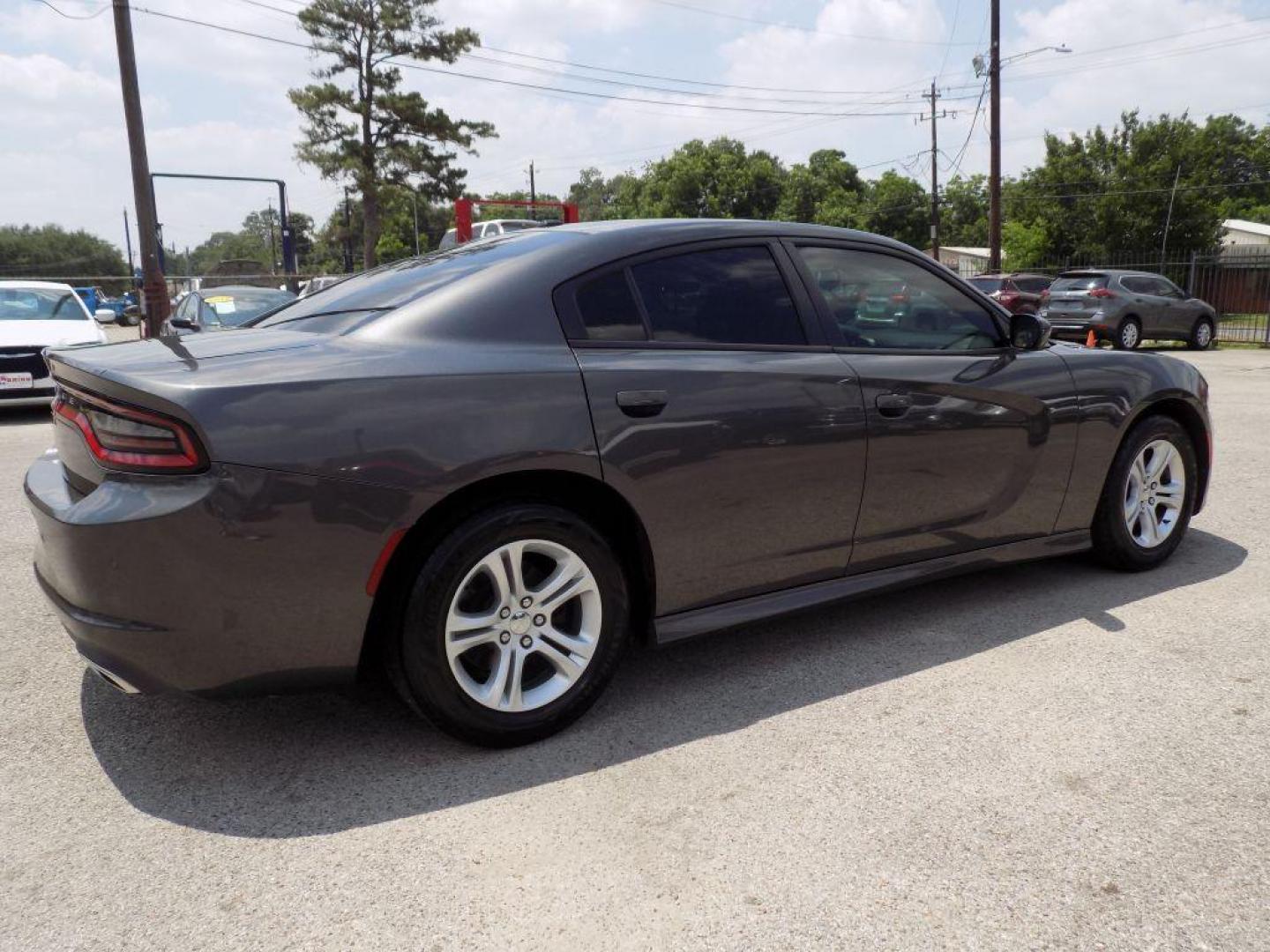 2020 GRAY DODGE CHARGER SXT (2C3CDXBG9LH) with an 3.6L engine, Automatic transmission, located at 830 E. Canino Rd., Houston, TX, 77037, (281) 405-0440, 38.358219, -81.729942 - Photo#5