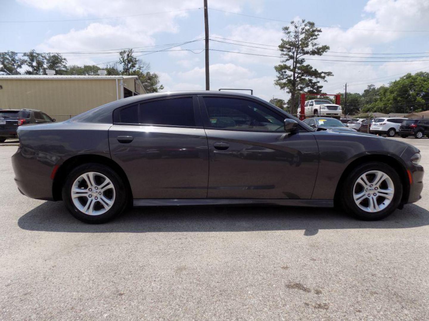 2020 GRAY DODGE CHARGER SXT (2C3CDXBG9LH) with an 3.6L engine, Automatic transmission, located at 830 E. Canino Rd., Houston, TX, 77037, (281) 405-0440, 38.358219, -81.729942 - Photo#6