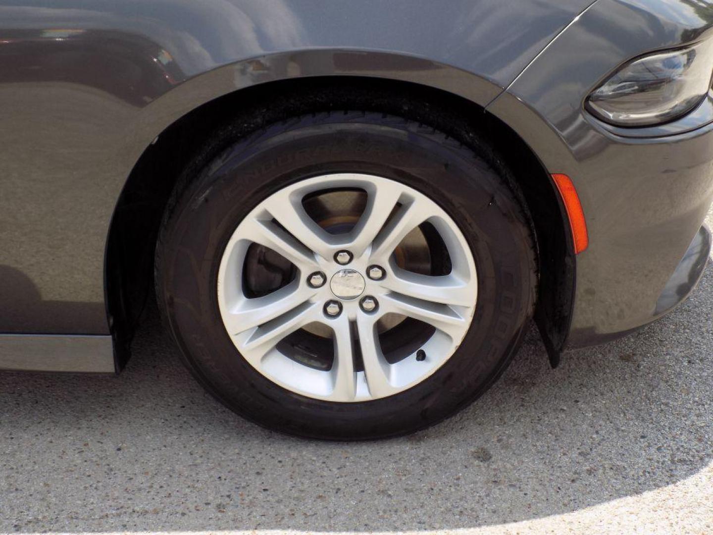 2020 GRAY DODGE CHARGER SXT (2C3CDXBG9LH) with an 3.6L engine, Automatic transmission, located at 830 E. Canino Rd., Houston, TX, 77037, (281) 405-0440, 38.358219, -81.729942 - Photo#18