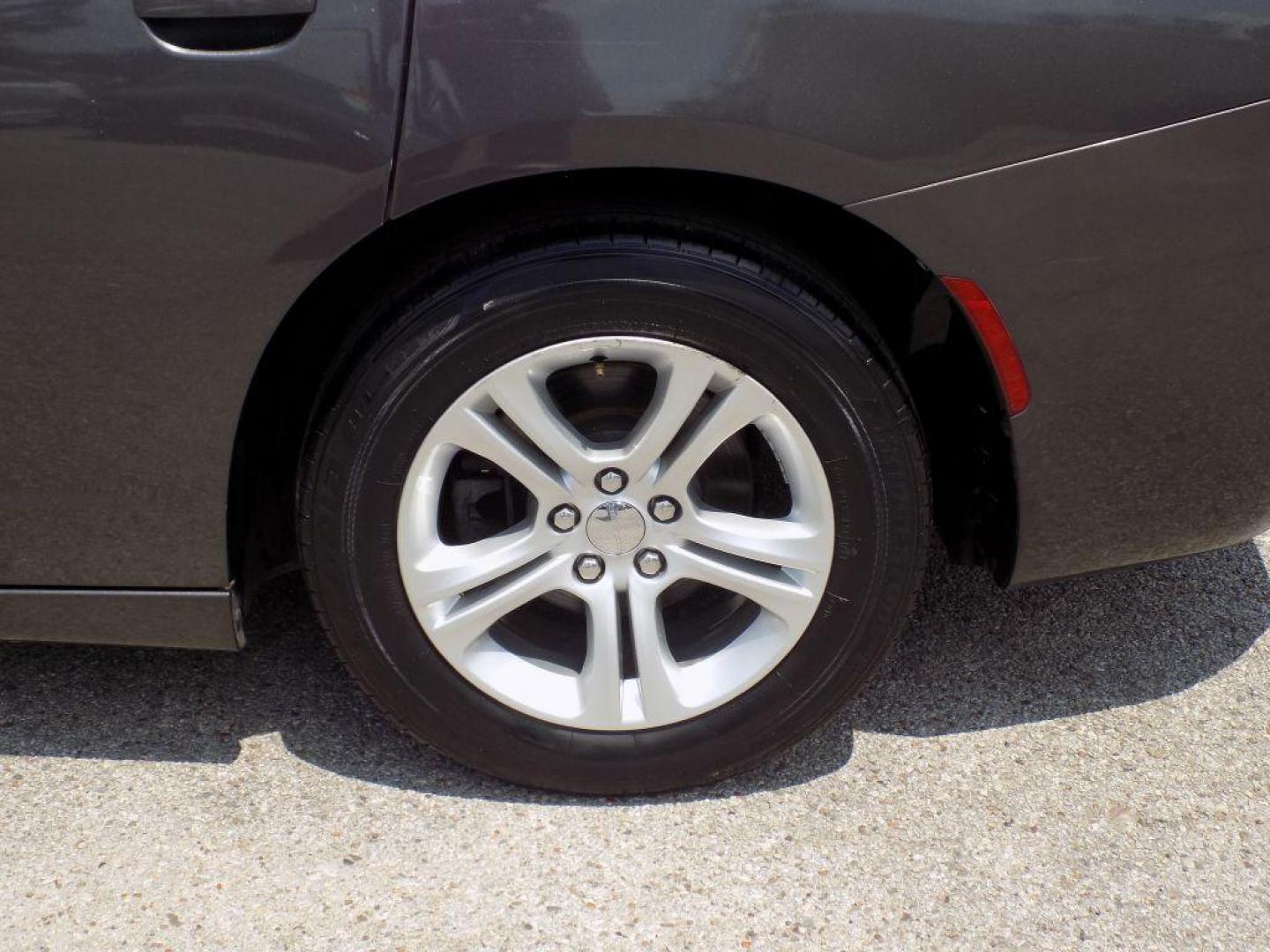 2020 GRAY DODGE CHARGER SXT (2C3CDXBG9LH) with an 3.6L engine, Automatic transmission, located at 830 E. Canino Rd., Houston, TX, 77037, (281) 405-0440, 38.358219, -81.729942 - Photo#20