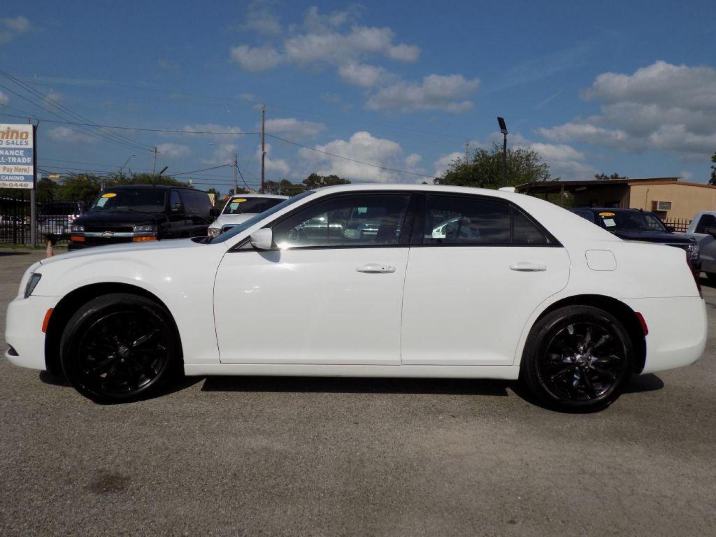 2019 WHITE CHRYSLER 300 S (2C3CCAGG5KH) with an 3.6L engine, Automatic transmission, located at 830 E. Canino Rd., Houston, TX, 77037, (281) 405-0440, 38.358219, -81.729942 - Photo#2