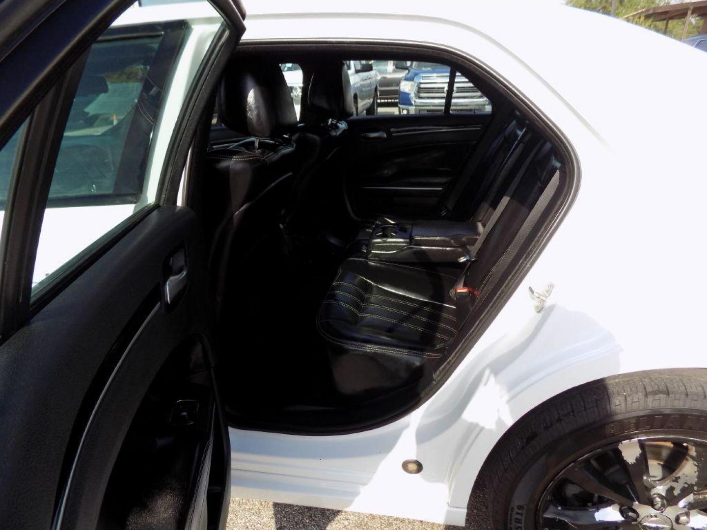 2019 WHITE CHRYSLER 300 S (2C3CCAGG5KH) with an 3.6L engine, Automatic transmission, located at 830 E. Canino Rd., Houston, TX, 77037, (281) 405-0440, 38.358219, -81.729942 - Photo#9