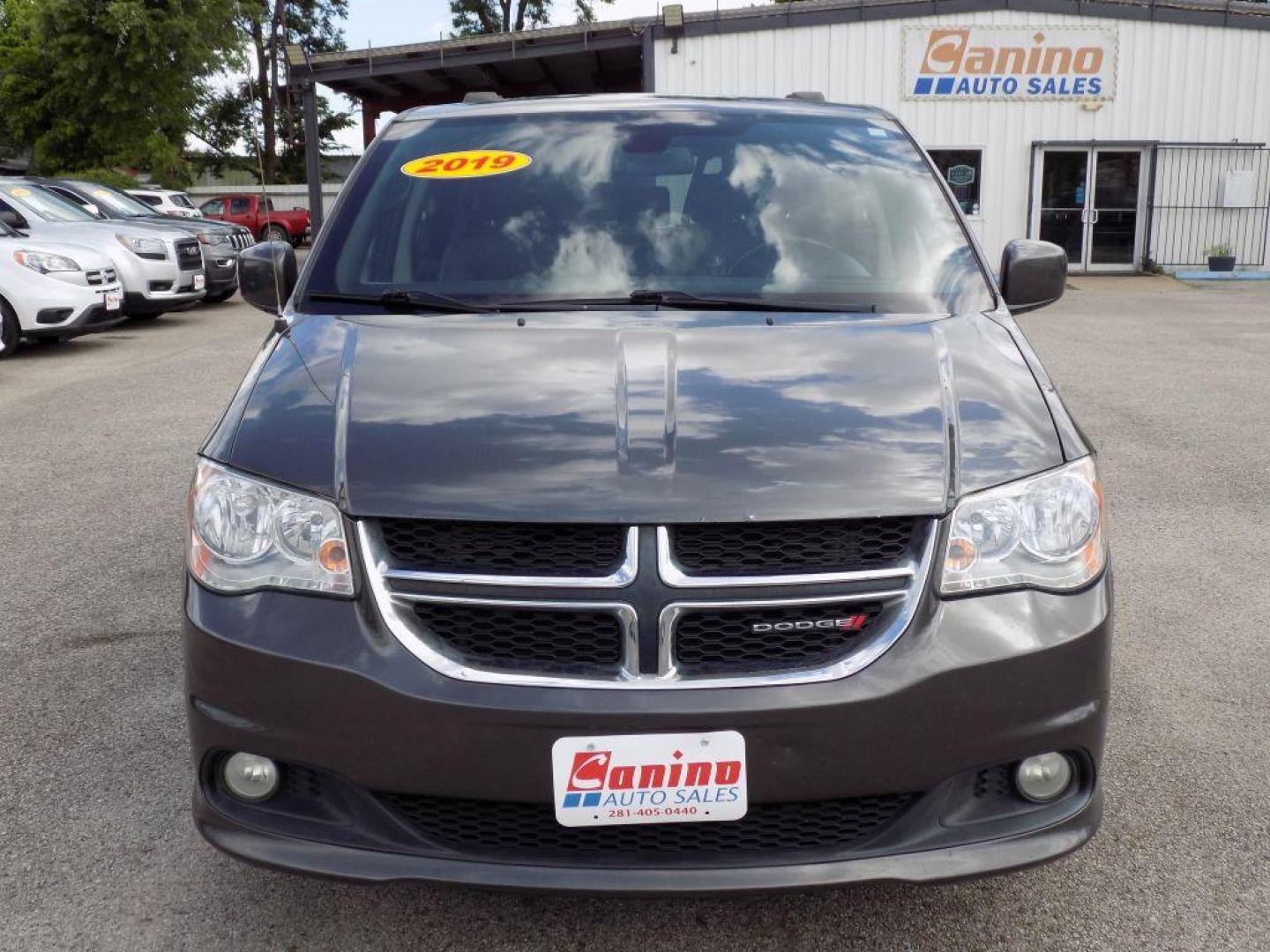 2019 GRAY DODGE GRAND CARAVAN SXT (2C4RDGCG7KR) with an 3.6L engine, Automatic transmission, located at 830 E. Canino Rd., Houston, TX, 77037, (281) 405-0440, 38.358219, -81.729942 - Photo#0