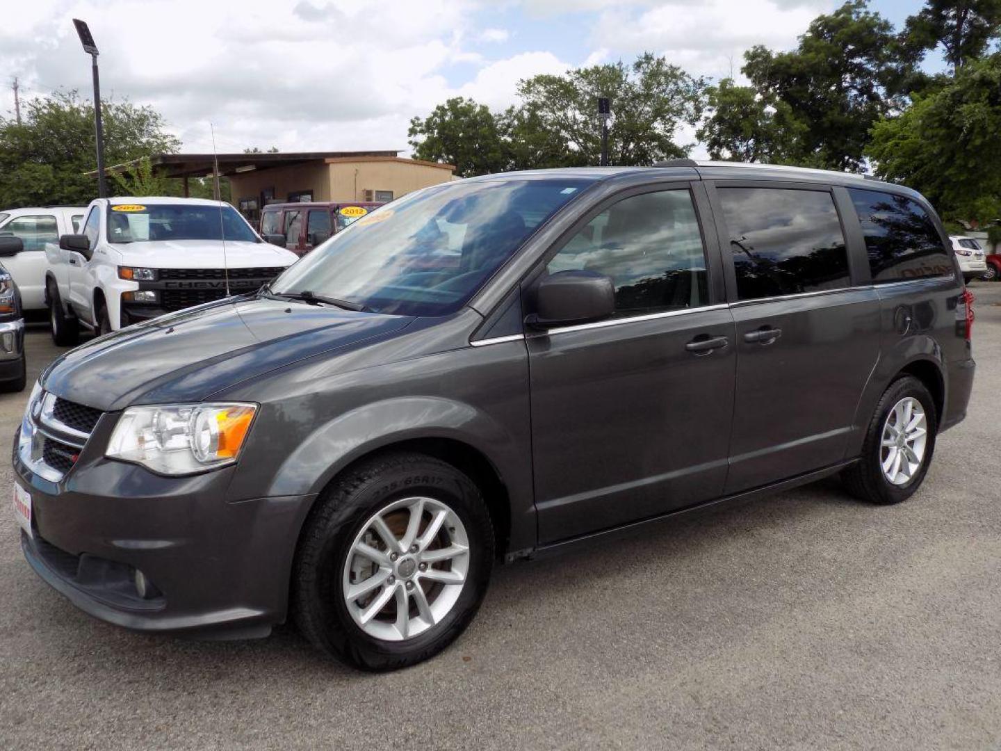 2019 GRAY DODGE GRAND CARAVAN SXT (2C4RDGCG7KR) with an 3.6L engine, Automatic transmission, located at 830 E. Canino Rd., Houston, TX, 77037, (281) 405-0440, 38.358219, -81.729942 - Photo#1