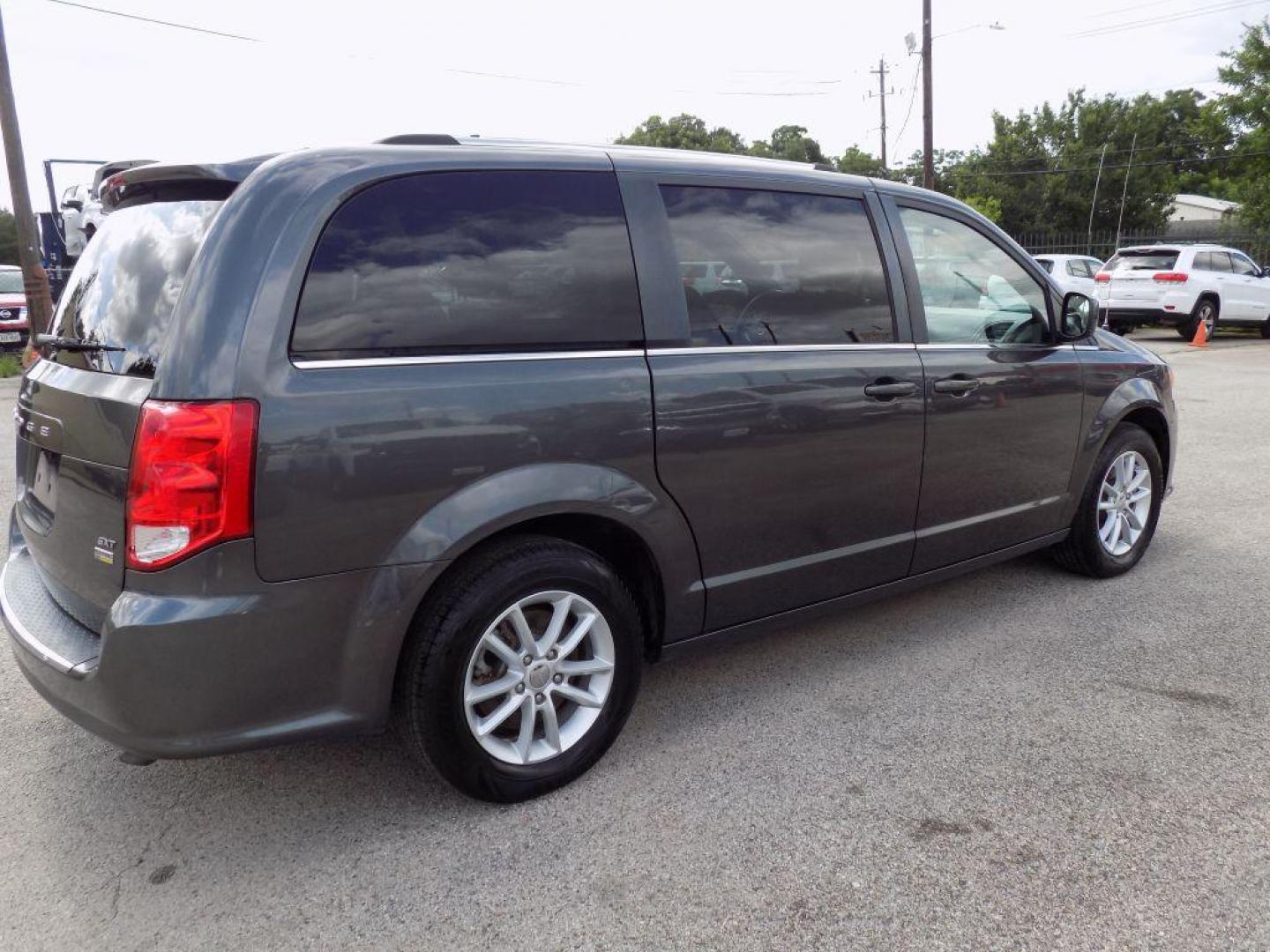 2019 GRAY DODGE GRAND CARAVAN SXT (2C4RDGCG7KR) with an 3.6L engine, Automatic transmission, located at 830 E. Canino Rd., Houston, TX, 77037, (281) 405-0440, 38.358219, -81.729942 - Photo#5