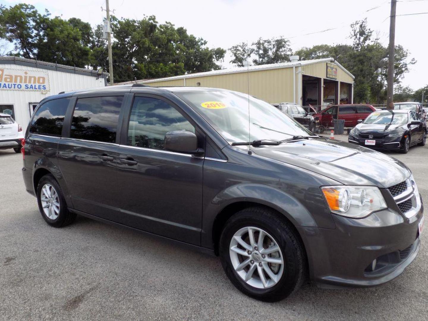 2019 GRAY DODGE GRAND CARAVAN SXT (2C4RDGCG7KR) with an 3.6L engine, Automatic transmission, located at 830 E. Canino Rd., Houston, TX, 77037, (281) 405-0440, 38.358219, -81.729942 - Photo#7