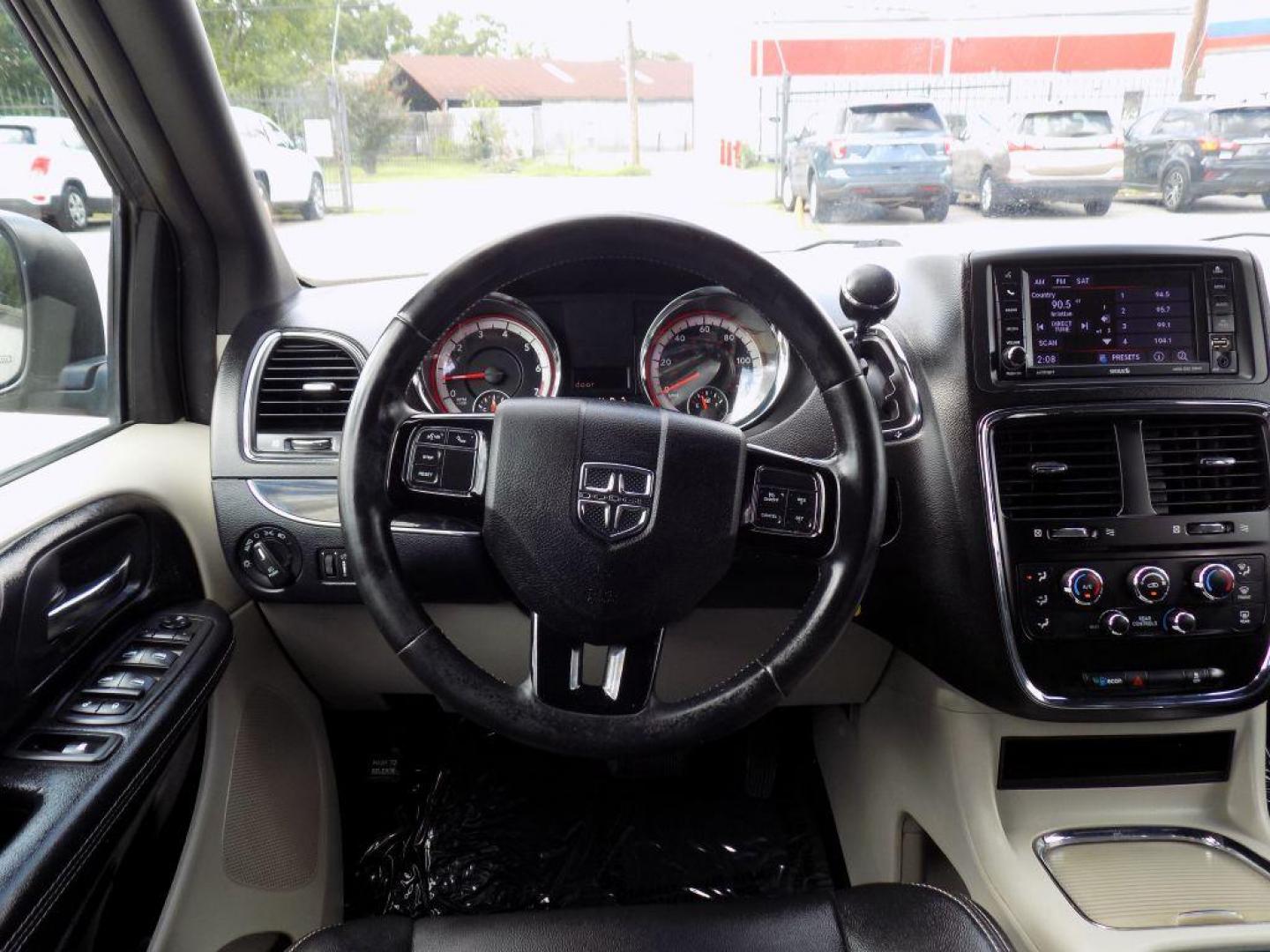 2019 GRAY DODGE GRAND CARAVAN SXT (2C4RDGCG7KR) with an 3.6L engine, Automatic transmission, located at 830 E. Canino Rd., Houston, TX, 77037, (281) 405-0440, 38.358219, -81.729942 - Photo#16