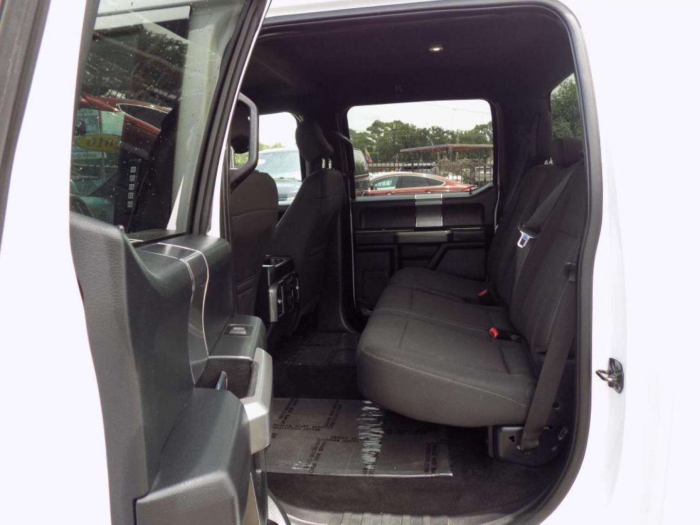 2016 WHITE FORD F150 SUPERCREW (1FTEW1EF5GK) with an 5.0L engine, Automatic transmission, located at 830 E. Canino Rd., Houston, TX, 77037, (281) 405-0440, 38.358219, -81.729942 - Photo#10