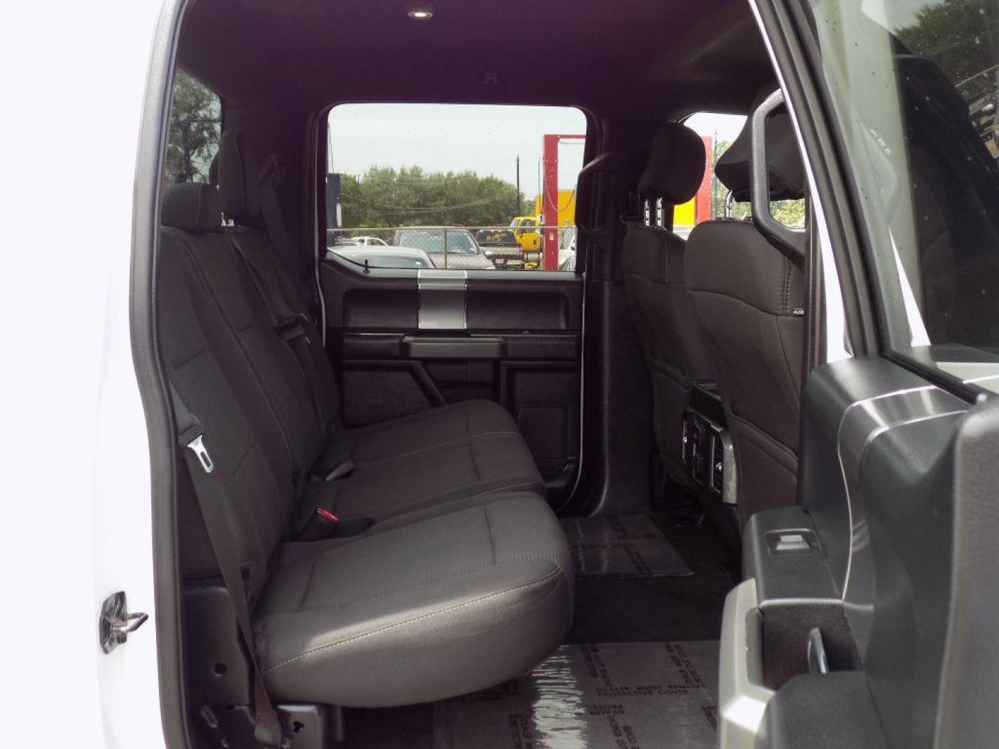 2016 WHITE FORD F150 SUPERCREW (1FTEW1EF5GK) with an 5.0L engine, Automatic transmission, located at 830 E. Canino Rd., Houston, TX, 77037, (281) 405-0440, 38.358219, -81.729942 - Photo#11