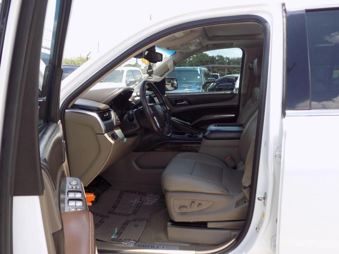 2016 WHITE CHEVROLET SUBURBAN 1500 LT (1GNSCHKC0GR) with an 5.3L engine, Automatic transmission, located at 830 E. Canino Rd., Houston, TX, 77037, (281) 405-0440, 38.358219, -81.729942 - Photo#8