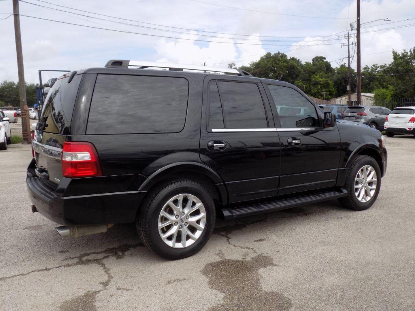 2017 BLACK FORD EXPEDITION LIMITED (1FMJU1KT2HE) with an 3.5L engine, Automatic transmission, located at 830 E. Canino Rd., Houston, TX, 77037, (281) 405-0440, 38.358219, -81.729942 - Photo#5