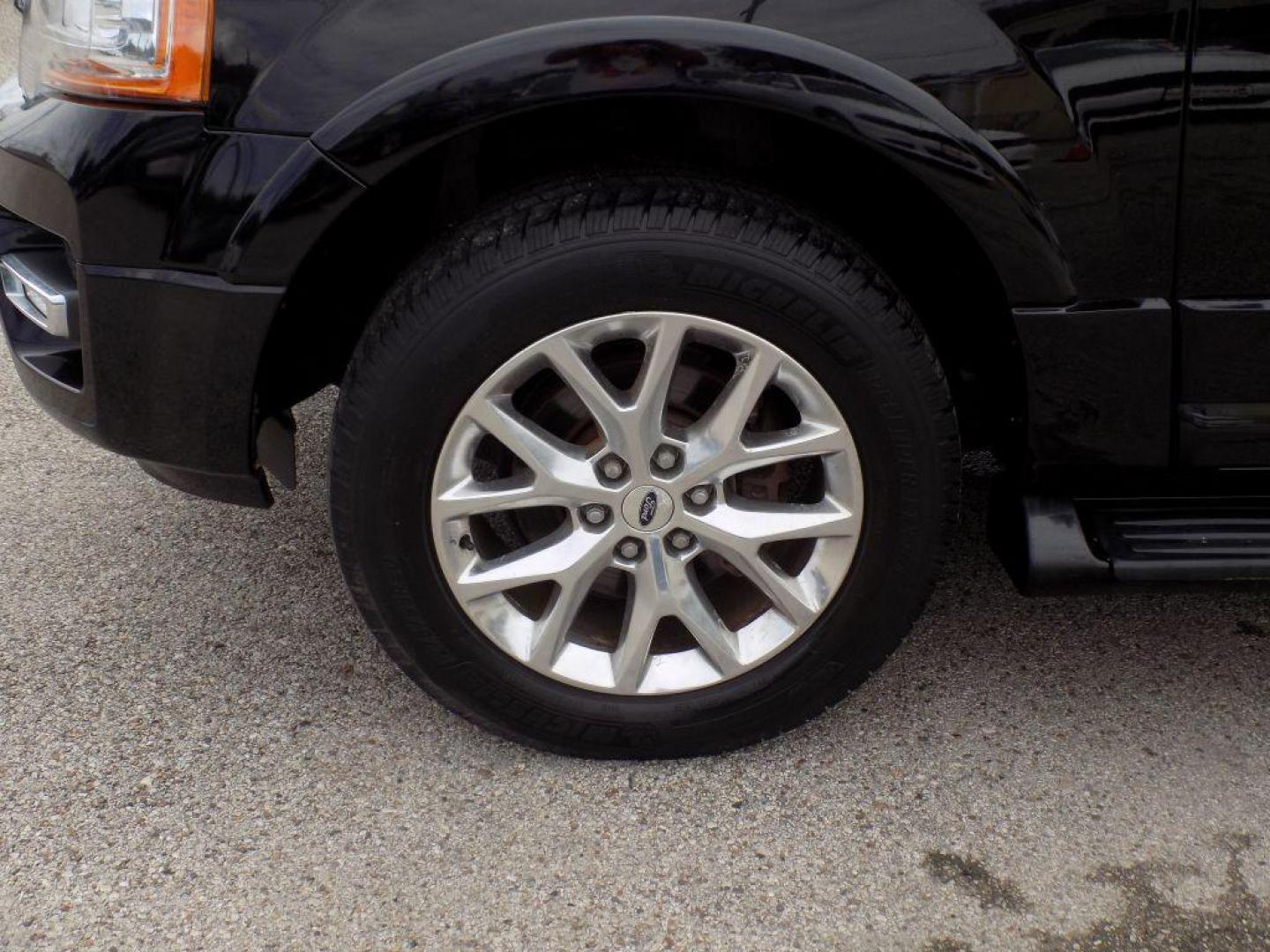 2017 BLACK FORD EXPEDITION LIMITED (1FMJU1KT2HE) with an 3.5L engine, Automatic transmission, located at 830 E. Canino Rd., Houston, TX, 77037, (281) 405-0440, 38.358219, -81.729942 - Photo#17
