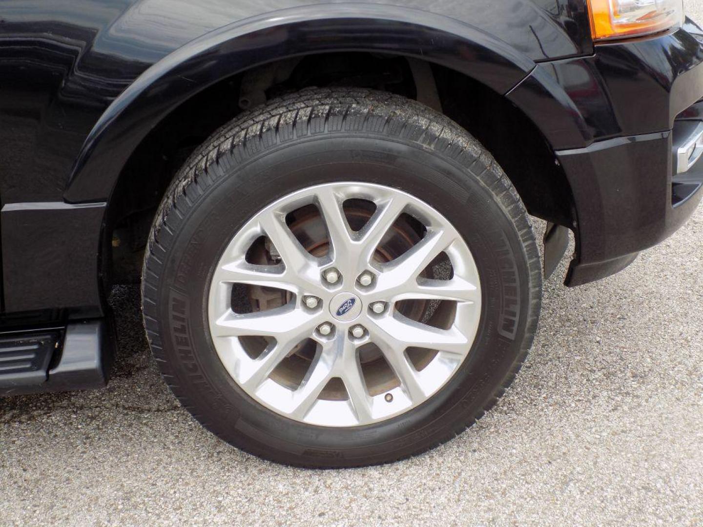 2017 BLACK FORD EXPEDITION LIMITED (1FMJU1KT2HE) with an 3.5L engine, Automatic transmission, located at 830 E. Canino Rd., Houston, TX, 77037, (281) 405-0440, 38.358219, -81.729942 - Photo#20