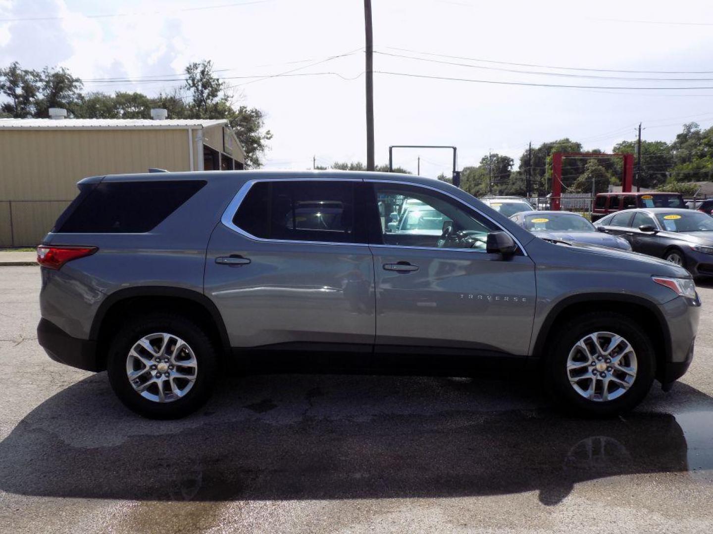 2020 GRAY CHEVROLET TRAVERSE LS (1GNERFKW1LJ) with an 3.6L engine, Automatic transmission, located at 830 E. Canino Rd., Houston, TX, 77037, (281) 405-0440, 38.358219, -81.729942 - Photo#7